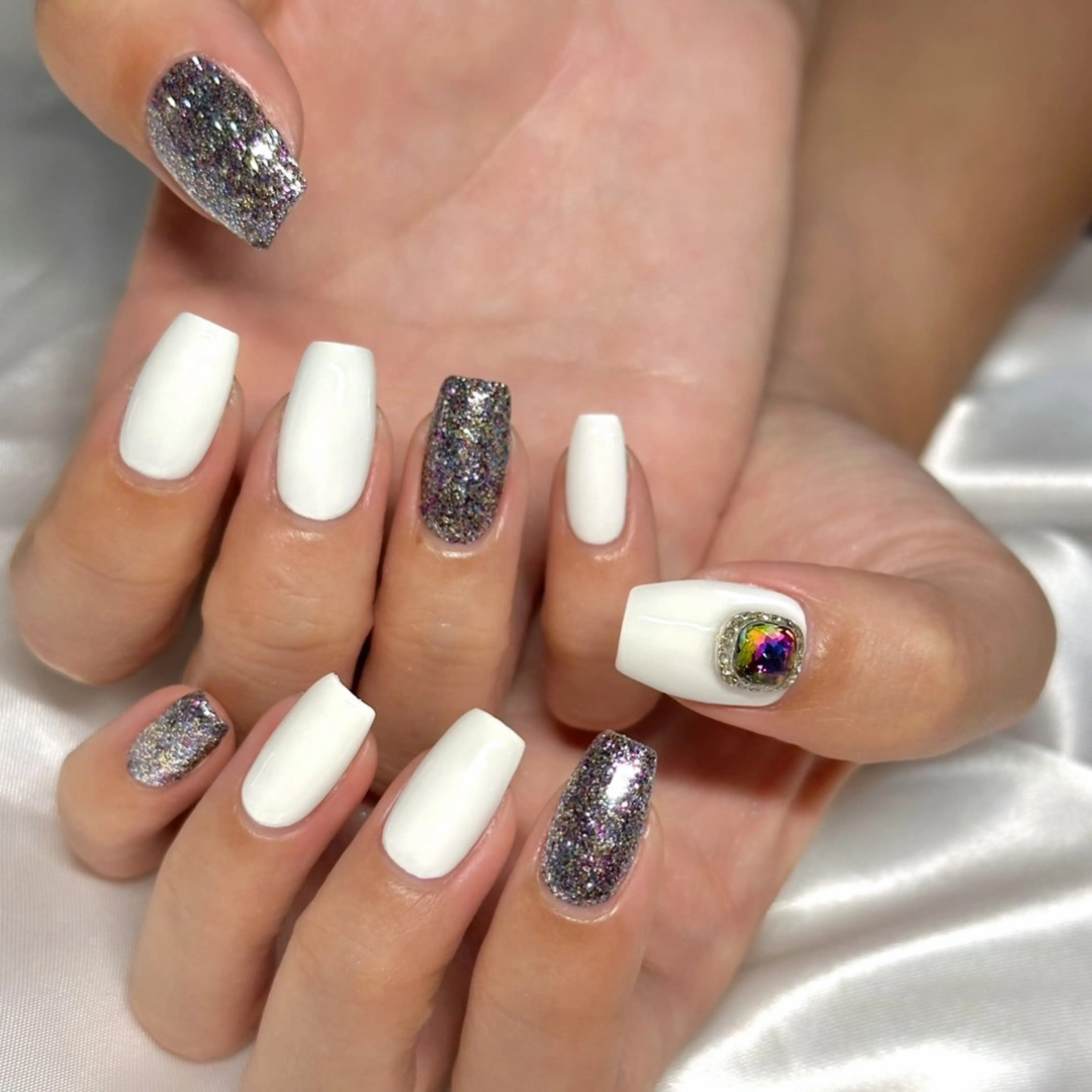 ネイル ハンドネイル OKIKA所属・【OKIKA】 らん🦖🌈🧡のマツエク・マツパデザイン