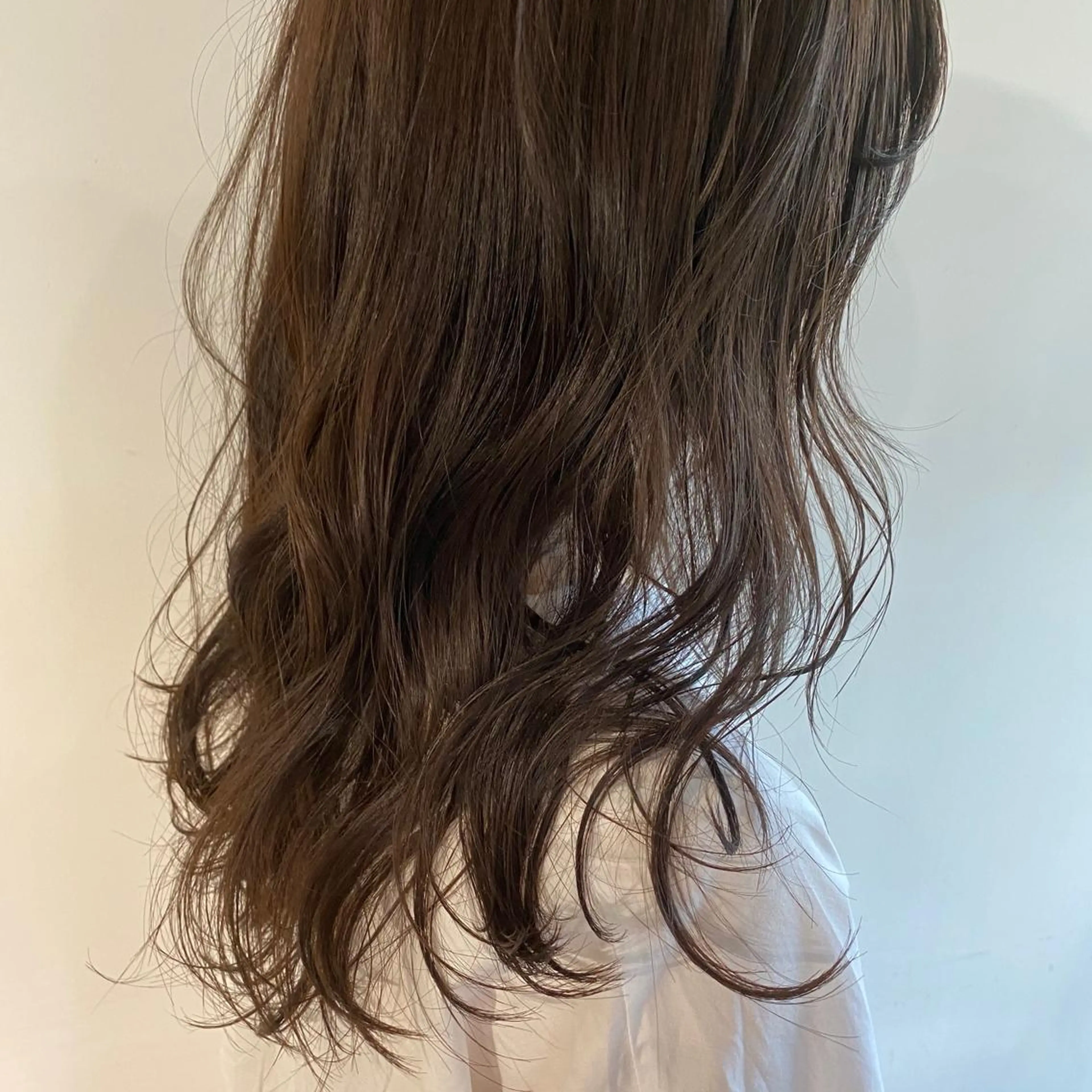 ミディアム カラー アッシュ ベージュカラー ヘアカラー トリートメント 🌼透明感艶カラー オリーブ🌼河村咲のヘアスタイル