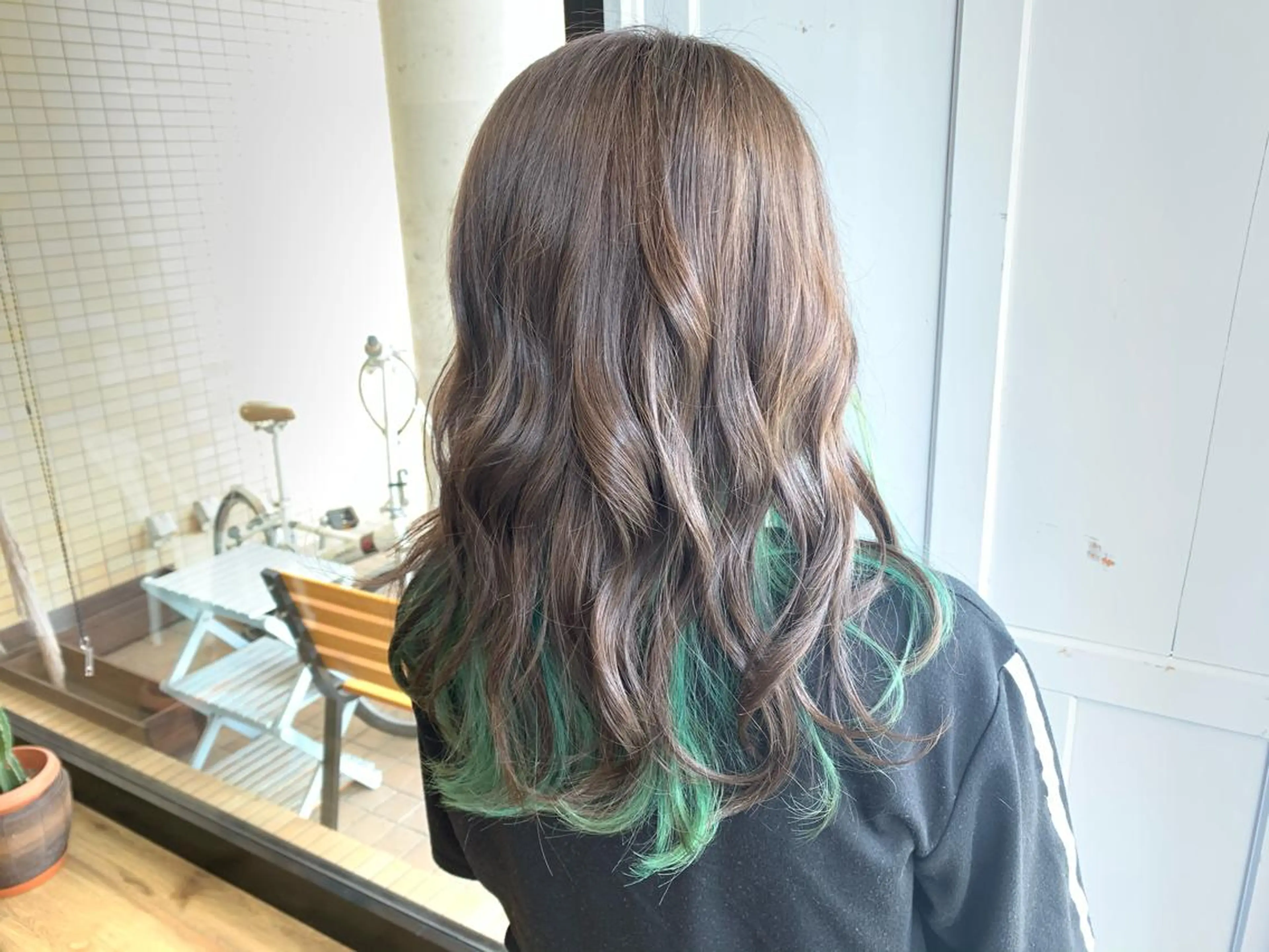 ロング カラー ヘアカラー トリートメント ツキダテ ユイのヘアスタイル