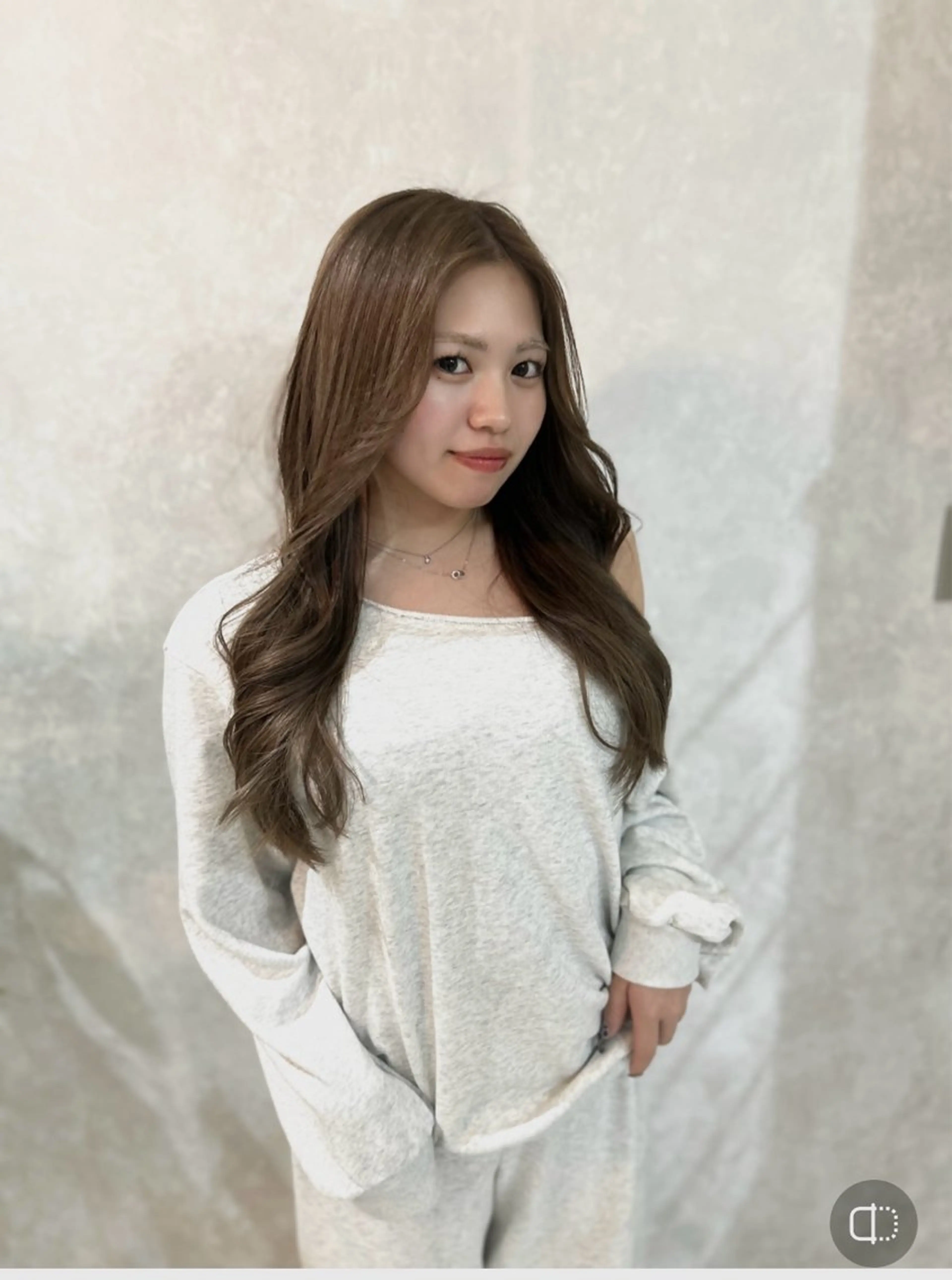 ロング カラー ベージュカラー ブリーチ haruka 遥歌のヘアスタイル