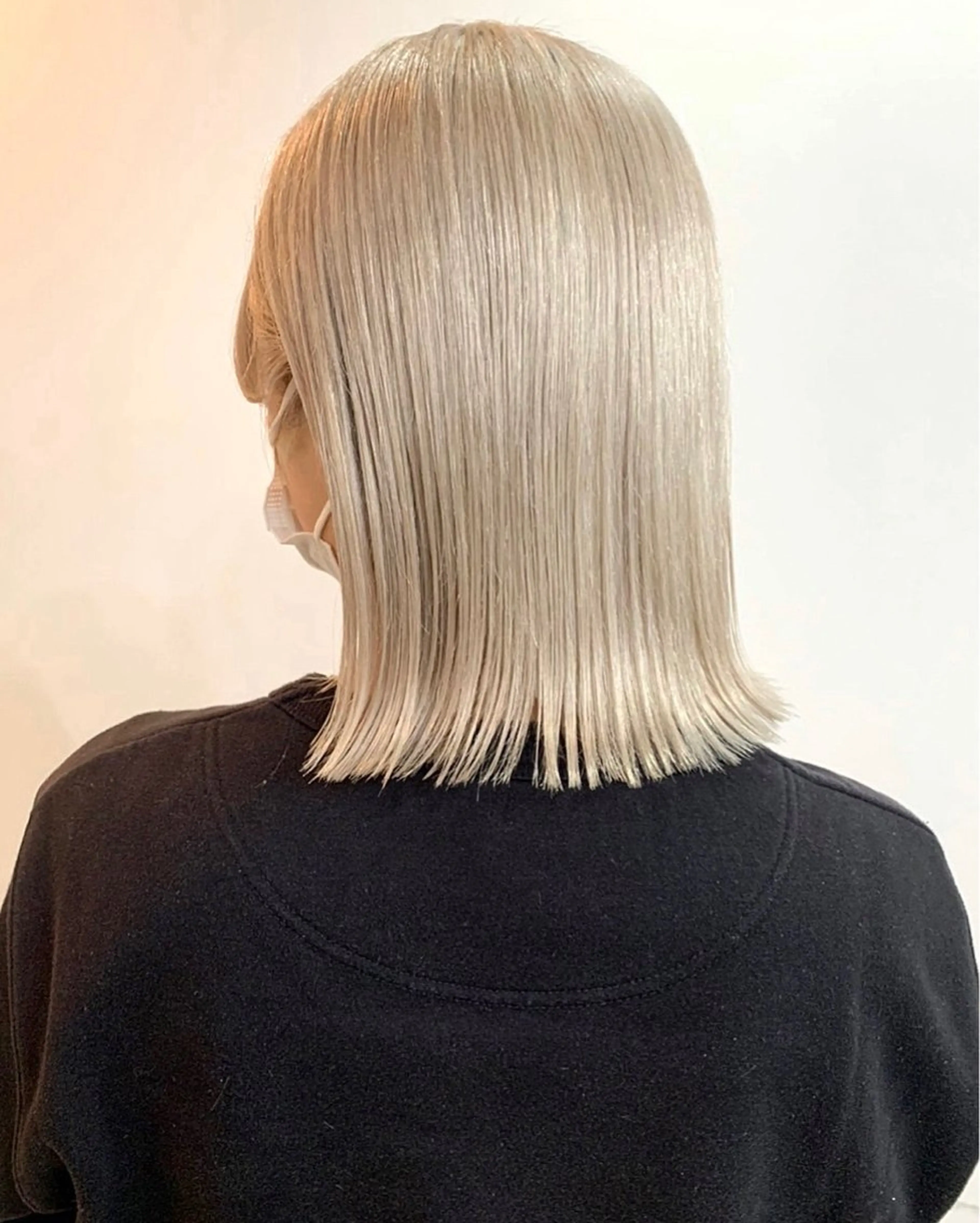 ミディアム 切りっぱなしボブ ボブ 切りっぱなしボブ/ ブリーチカラー/大塚のヘアスタイル