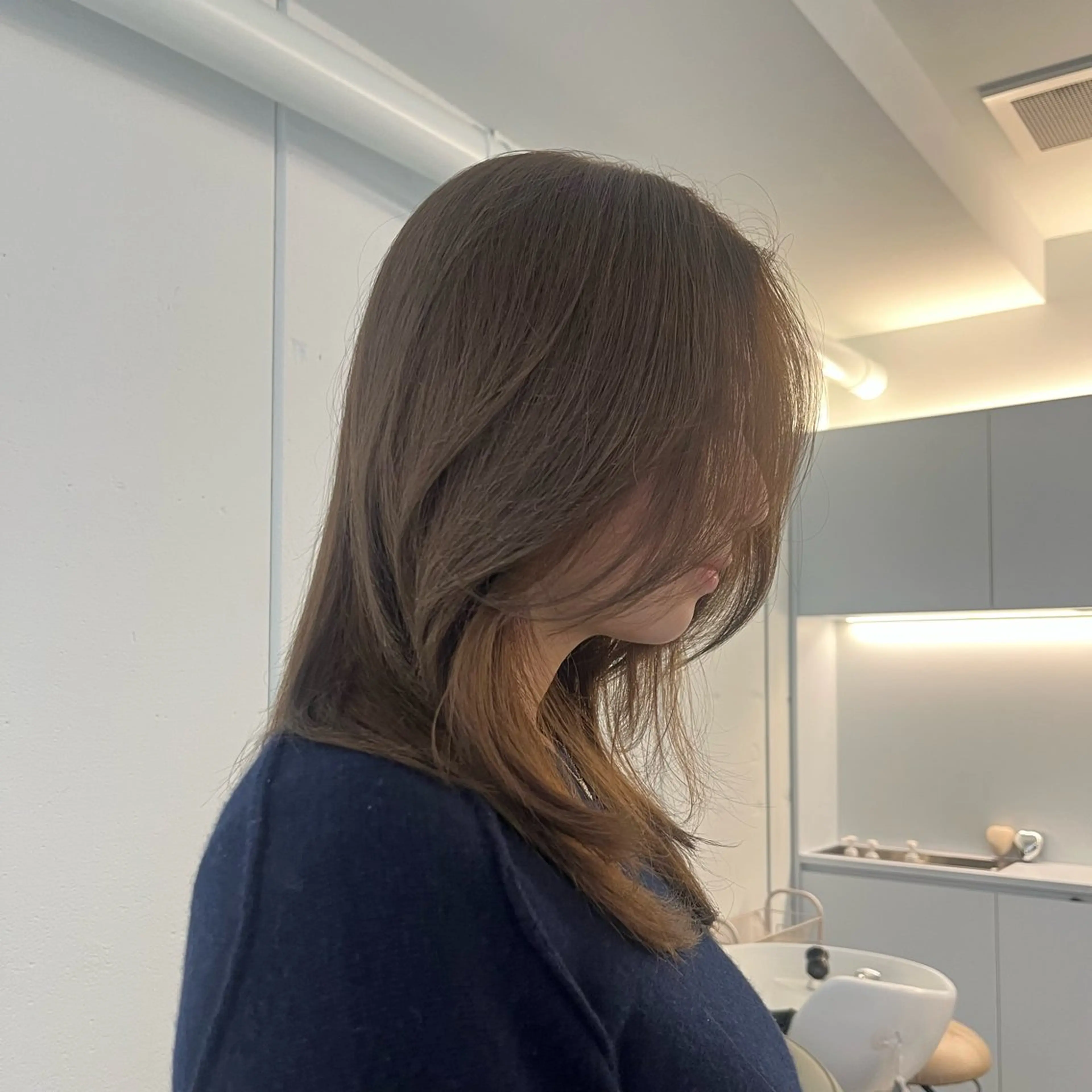 セミロング カラー ベージュカラー ブリーチ 透明感カラー ダブルカラー ヘーゼル ヘアカラー Kurume／ NORA UMEDAのヘアスタイル