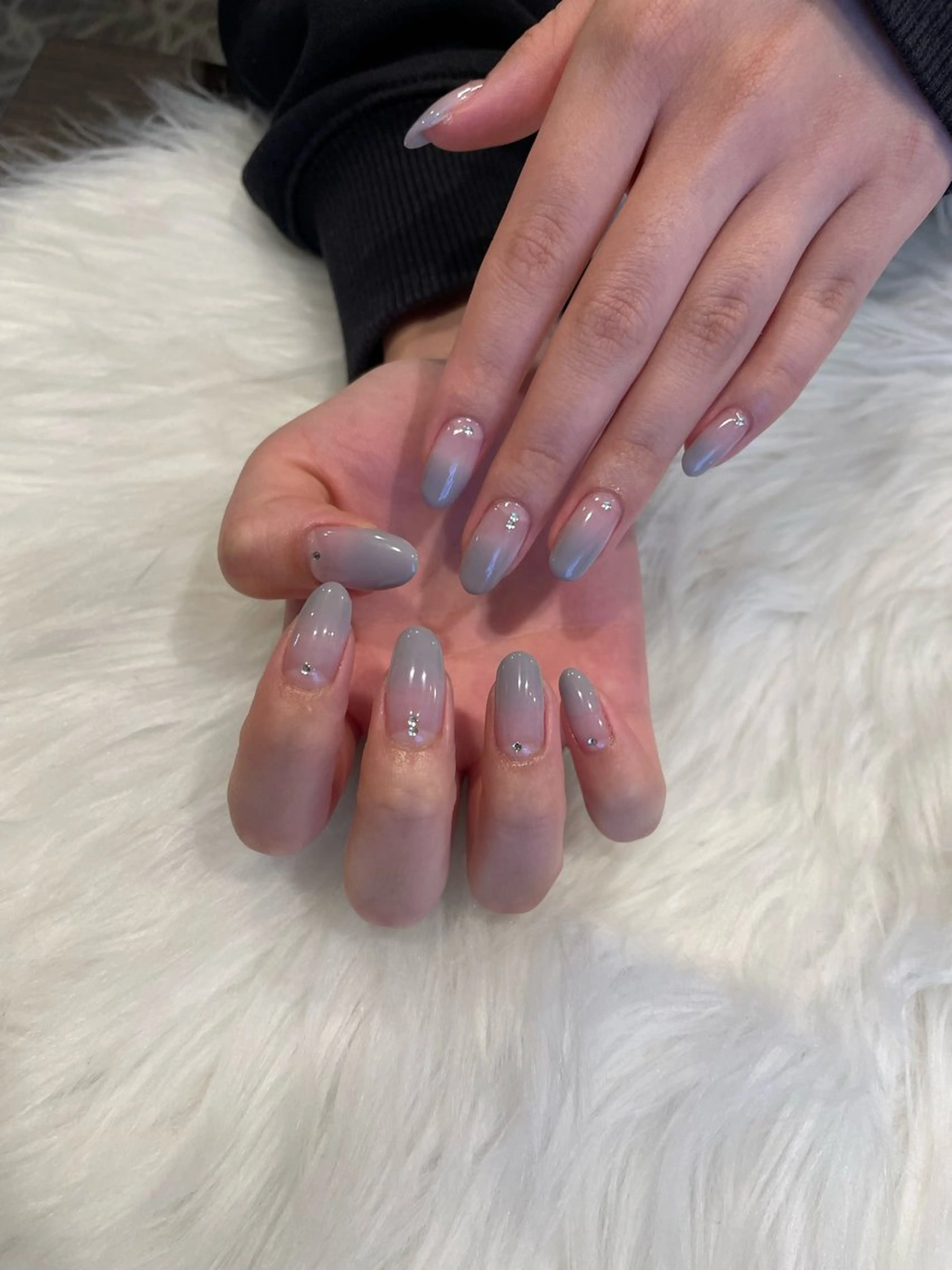 ネイル グラデーション ストーンネイル ハンドネイル Nobody_ Manamiのネイルデザイン