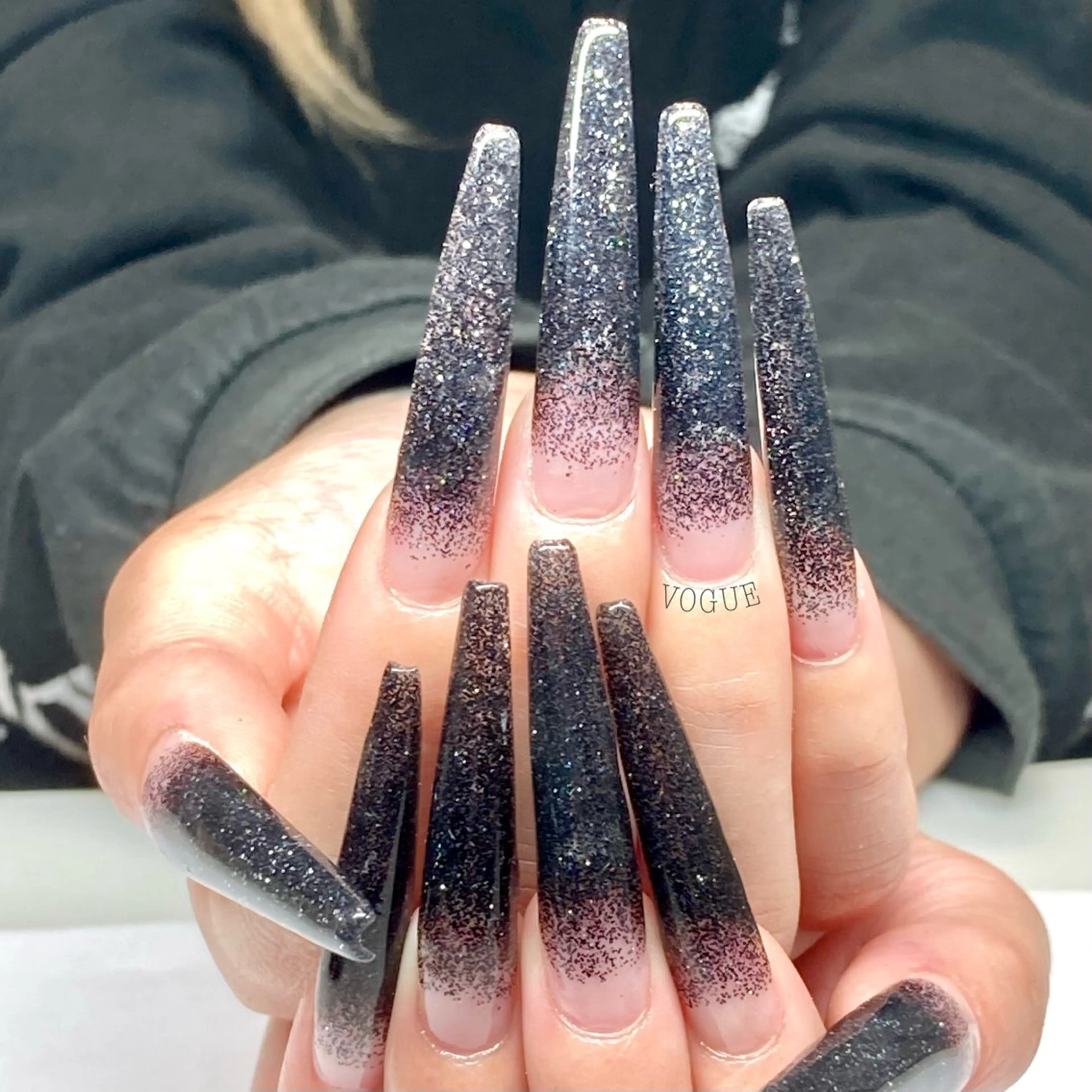 ネイル ハンドネイル VOGUE ×SWANのネイルデザイン