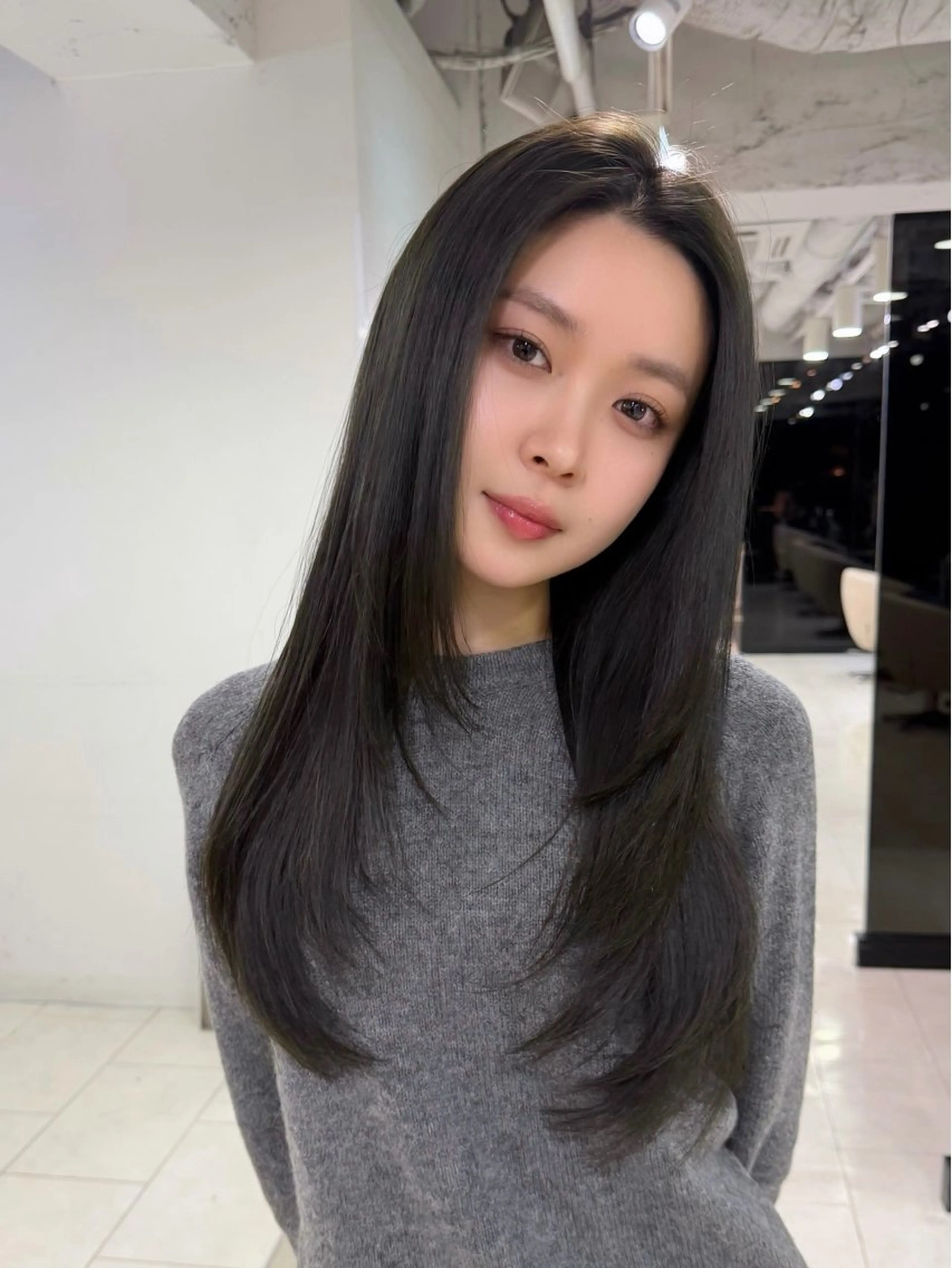 ロング カラー ケアカラー 透明感カラー レイヤーカット トリートメント QUEEN'S GARDEN by k-two shinsaibashi所属・透明感/艶カラー/ レイヤー/ヒロトのヘアスタイル