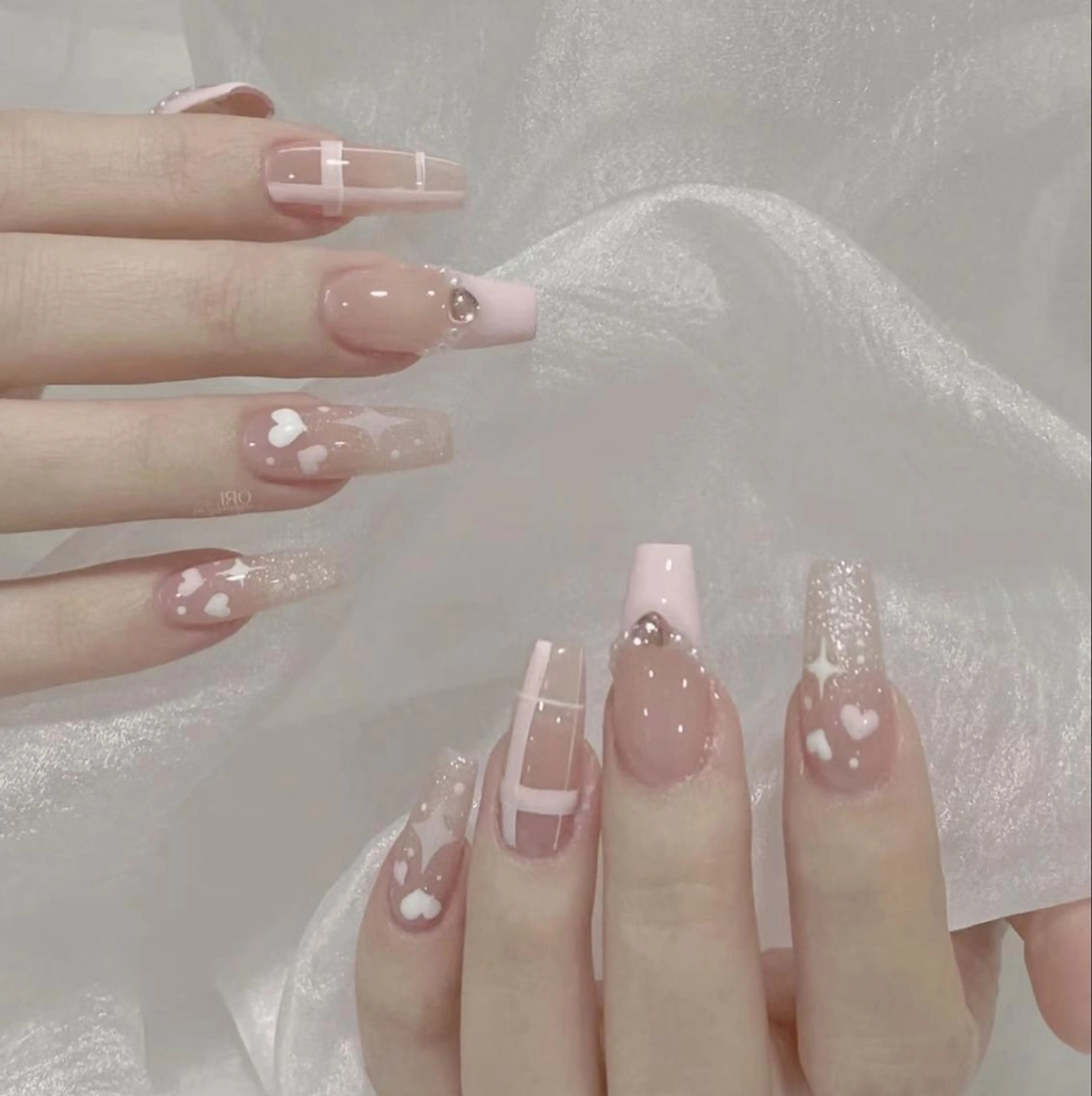 ネイル アートネイル 長さ出し ネイルチップ Queens マオのネイルデザイン