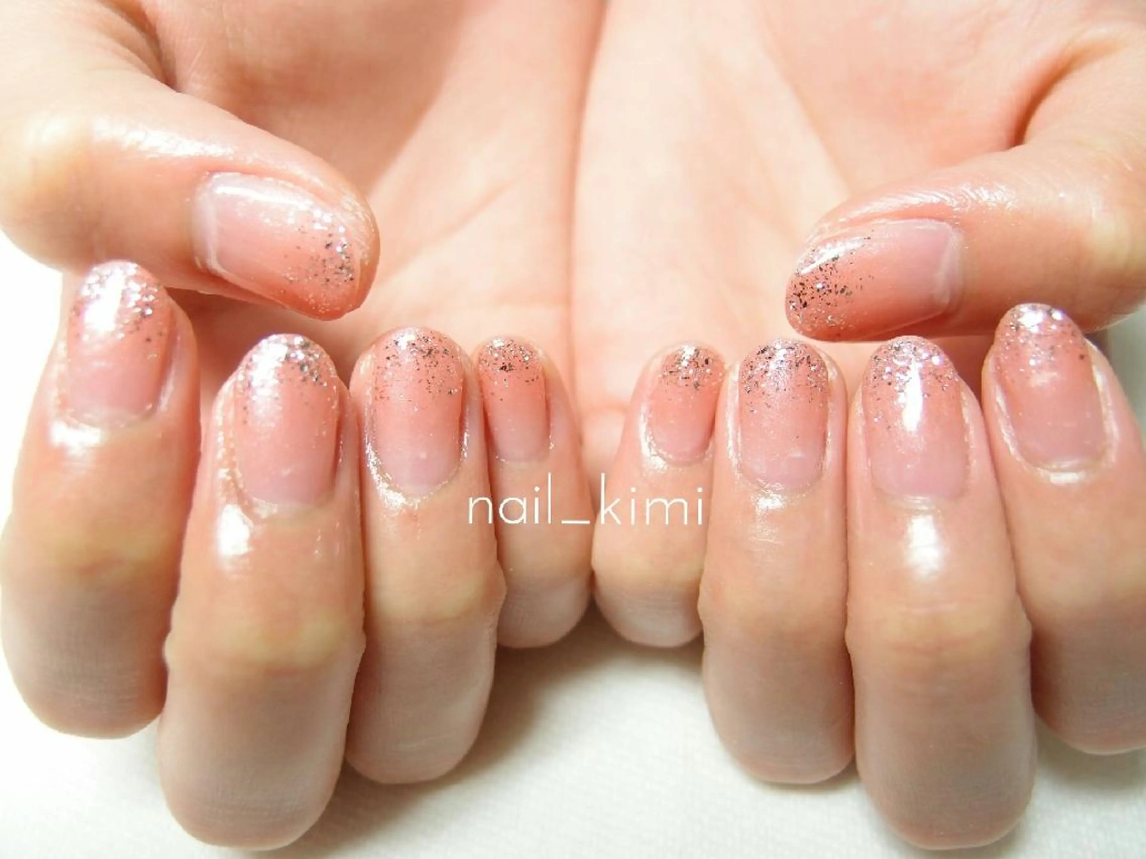 ネイル グラデーション ラメ(グリッター) ConneQt所属・ETHOSENSE. kimikaのネイルデザイン