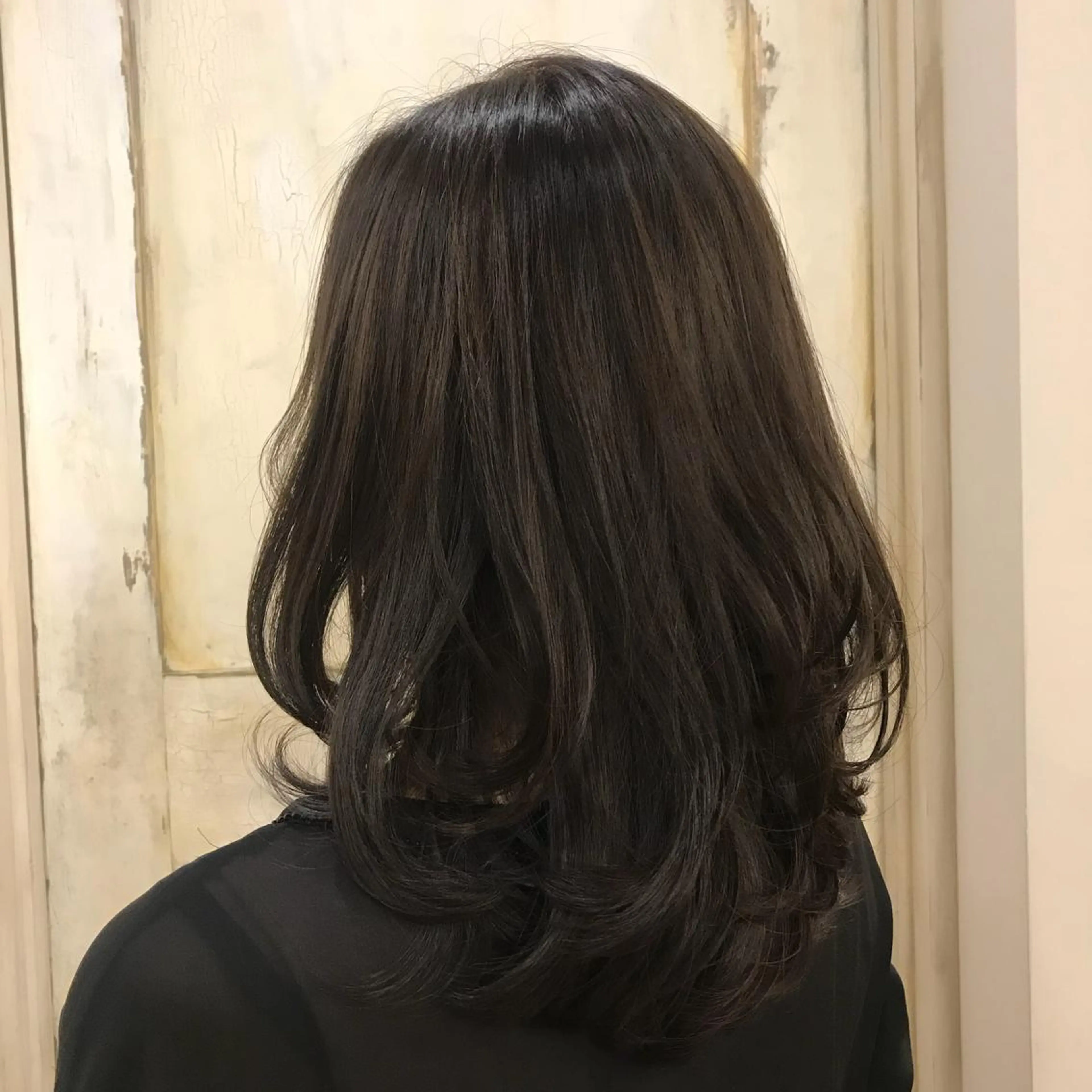 ミディアム カラー グレージュ moon  ticobrae所属・こくしょう れいかのヘアスタイル