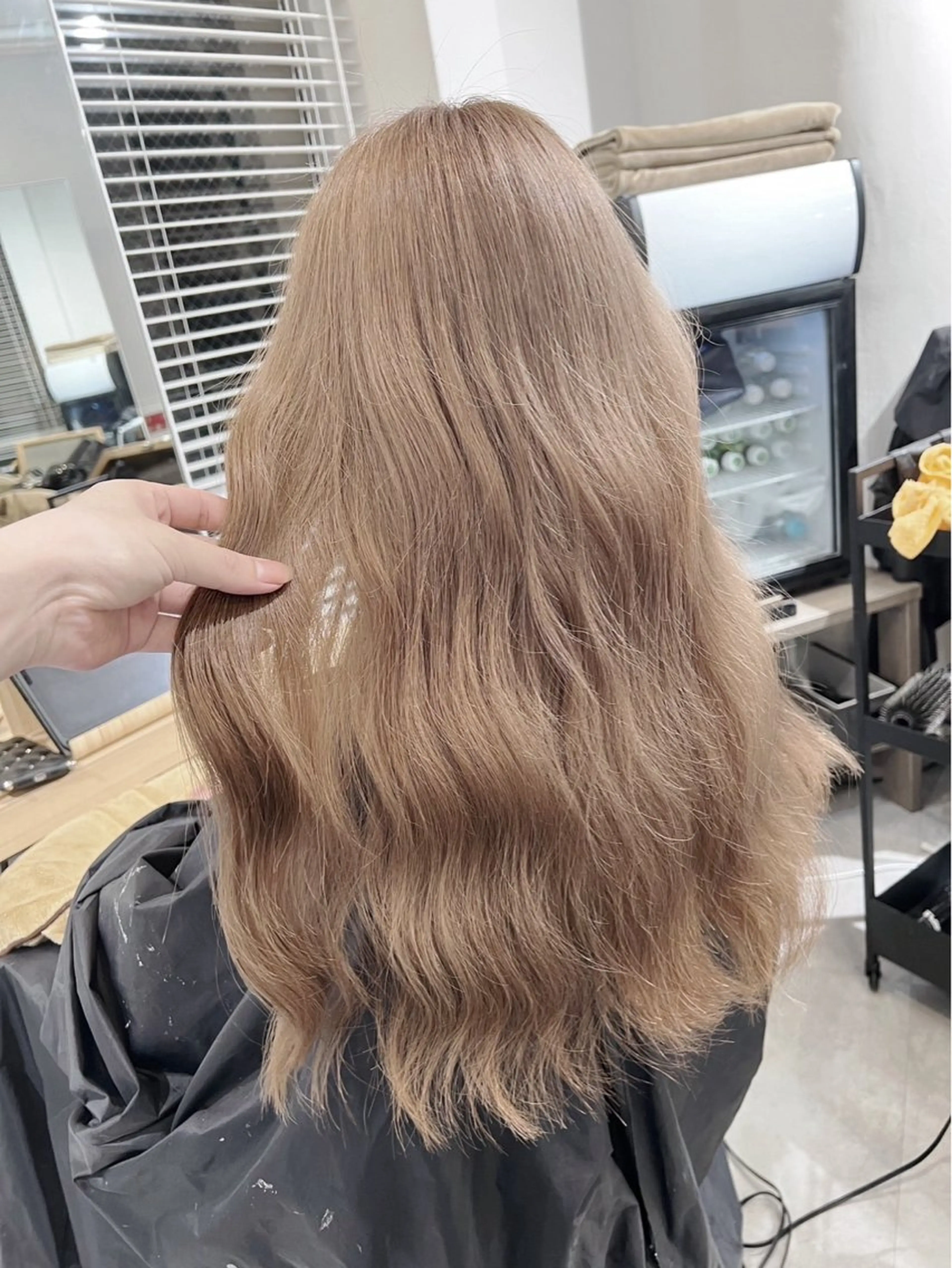 ロング カラー ベージュカラー ミルクティーベージュ ヘアカラー トリートメント ROBIN所属・指名数No.1 /NAOYAのヘアスタイル