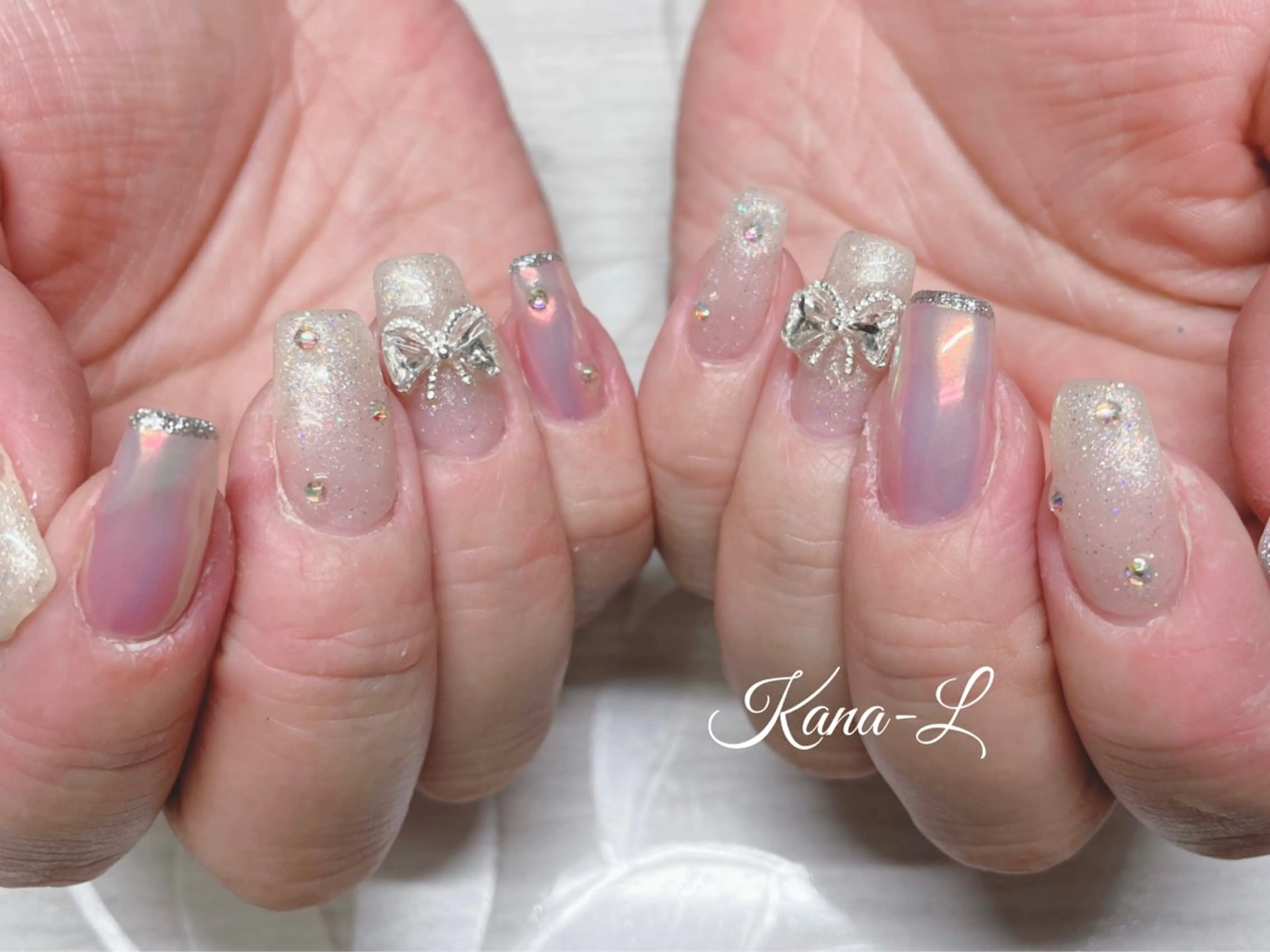 ネイル オーロラネイル ジェルネイル キラキラネイル ミラーネイル パラジェル 芦辺 香奈のネイルデザイン