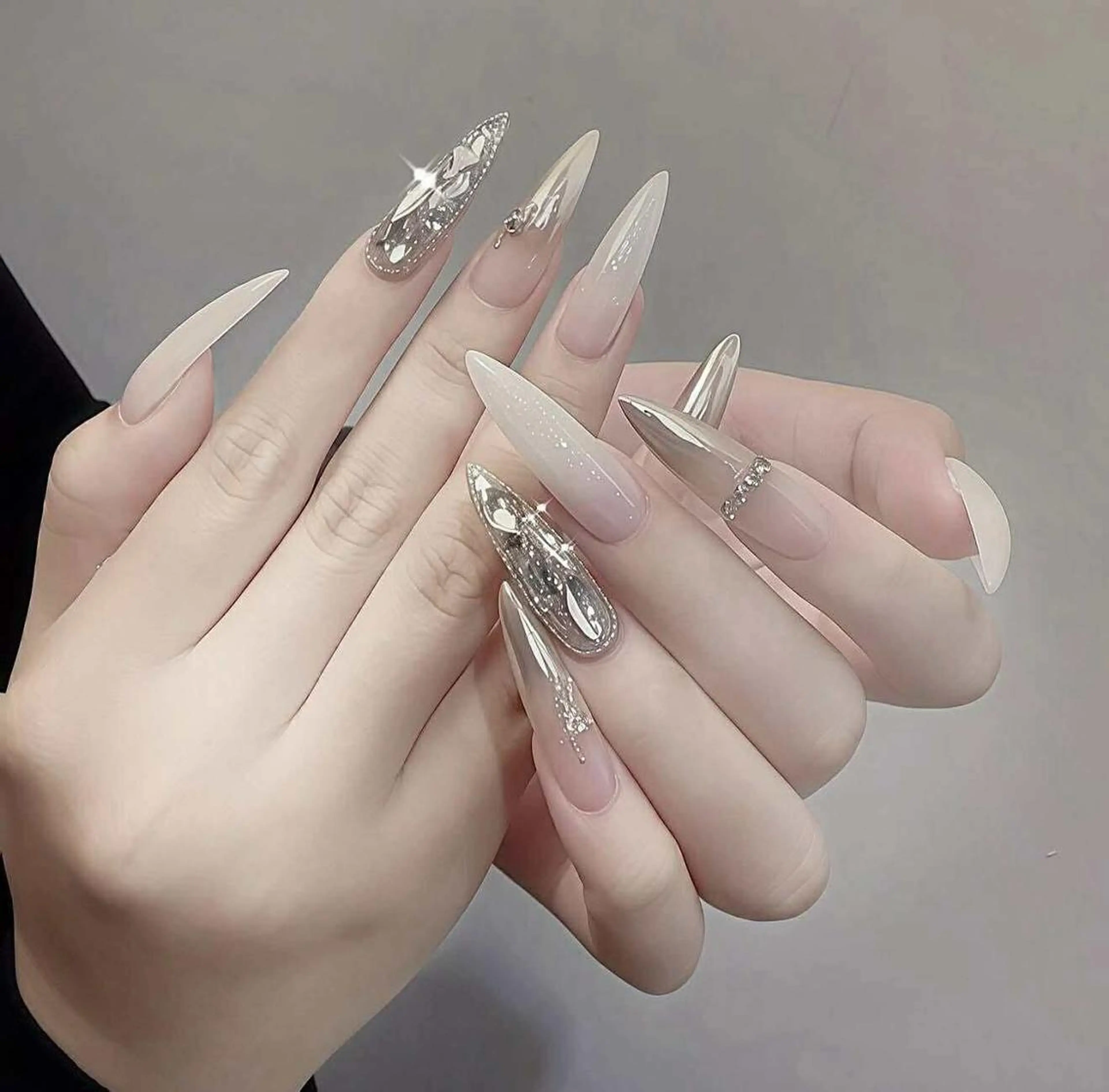 ネイル アートネイル オーロラネイル ブルー チークネイル フットネイル NAILS168 新大久保店のネイルデザイン