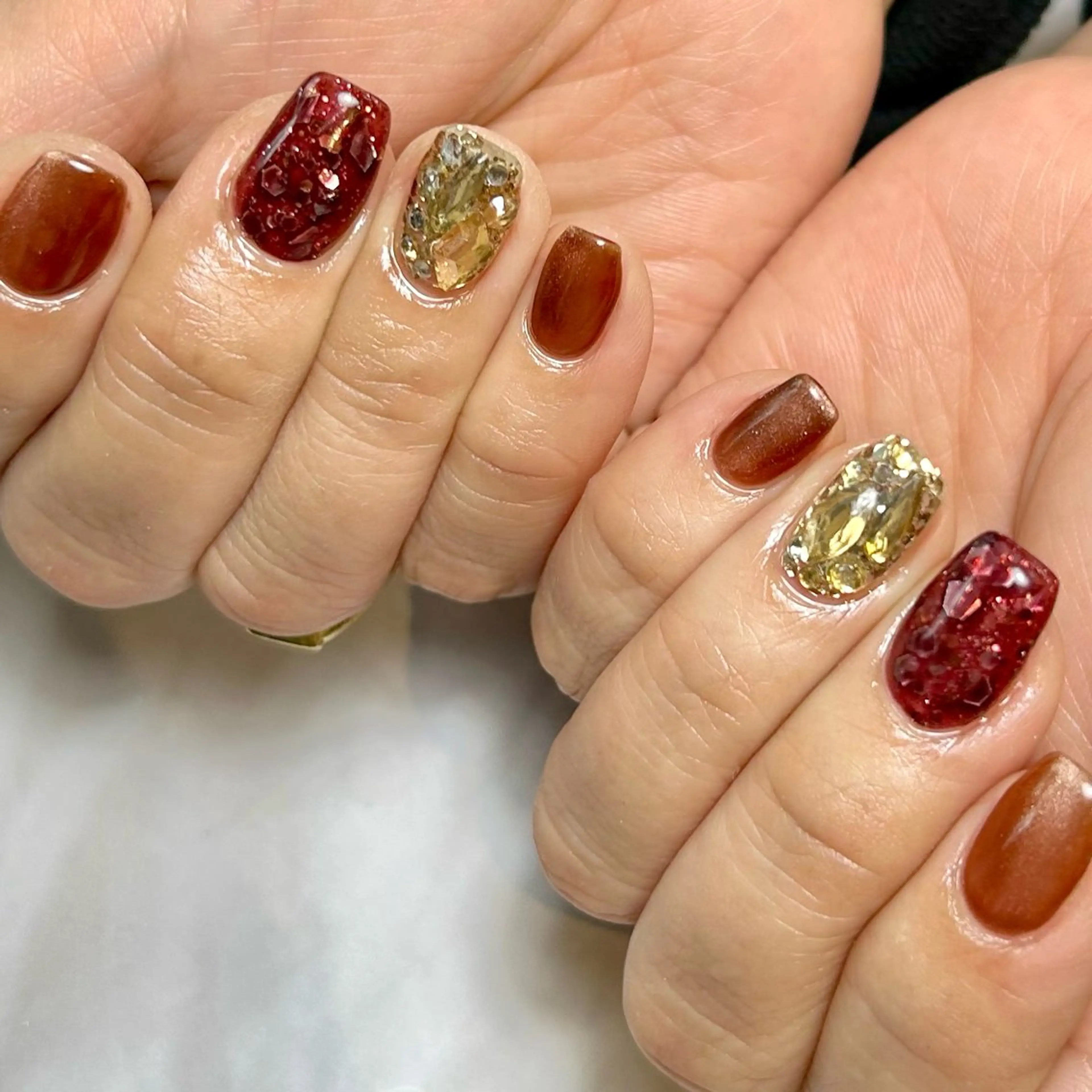 ネイル マグネットネイル 持ち込み 赤色 ハンドネイル Reflection marikoのネイルデザイン