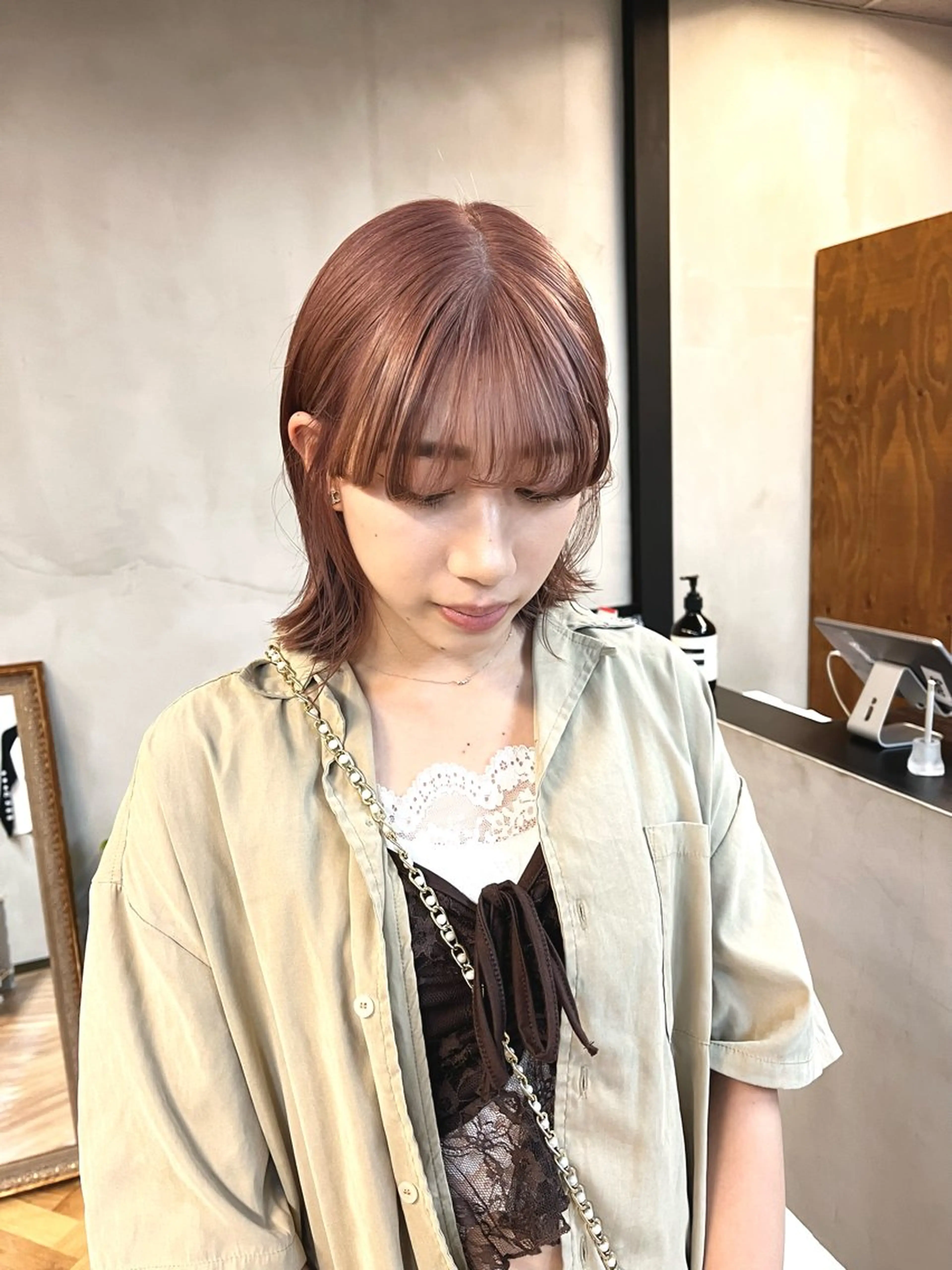 ミディアム カラー ヘアアレンジ ベージュカラー ブリーチ ケアブリーチ ハイトーンカラー ピンクカラー esu 心斎橋店所属・ena/ブリーチなし 心斎橋・ベージュ🎀のヘアスタイル