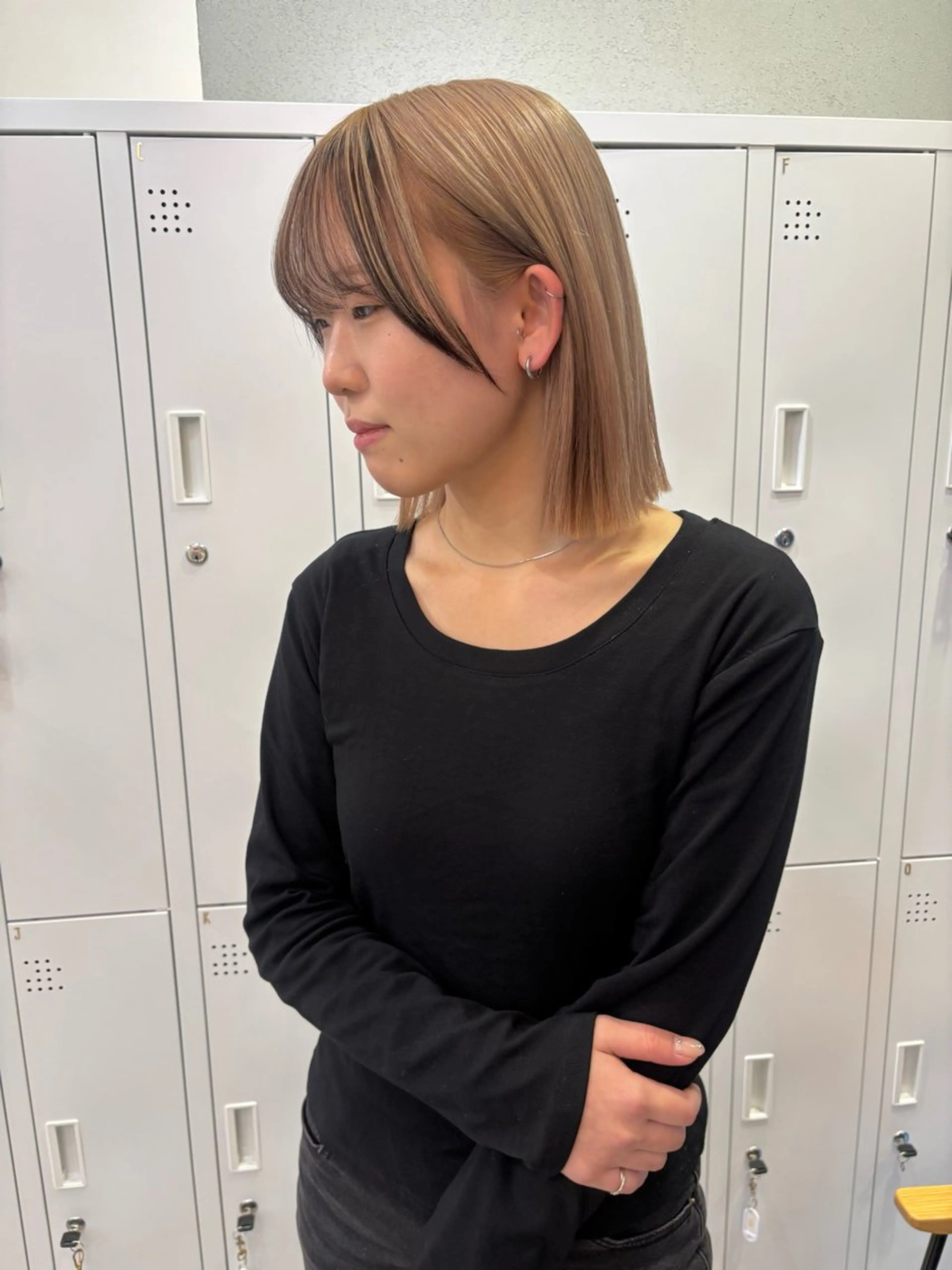 ミディアム 切りっぱなしボブ ボブ カット ヘアカラー トリートメント Megu/ベージュ/ 透明感カラーのヘアスタイル