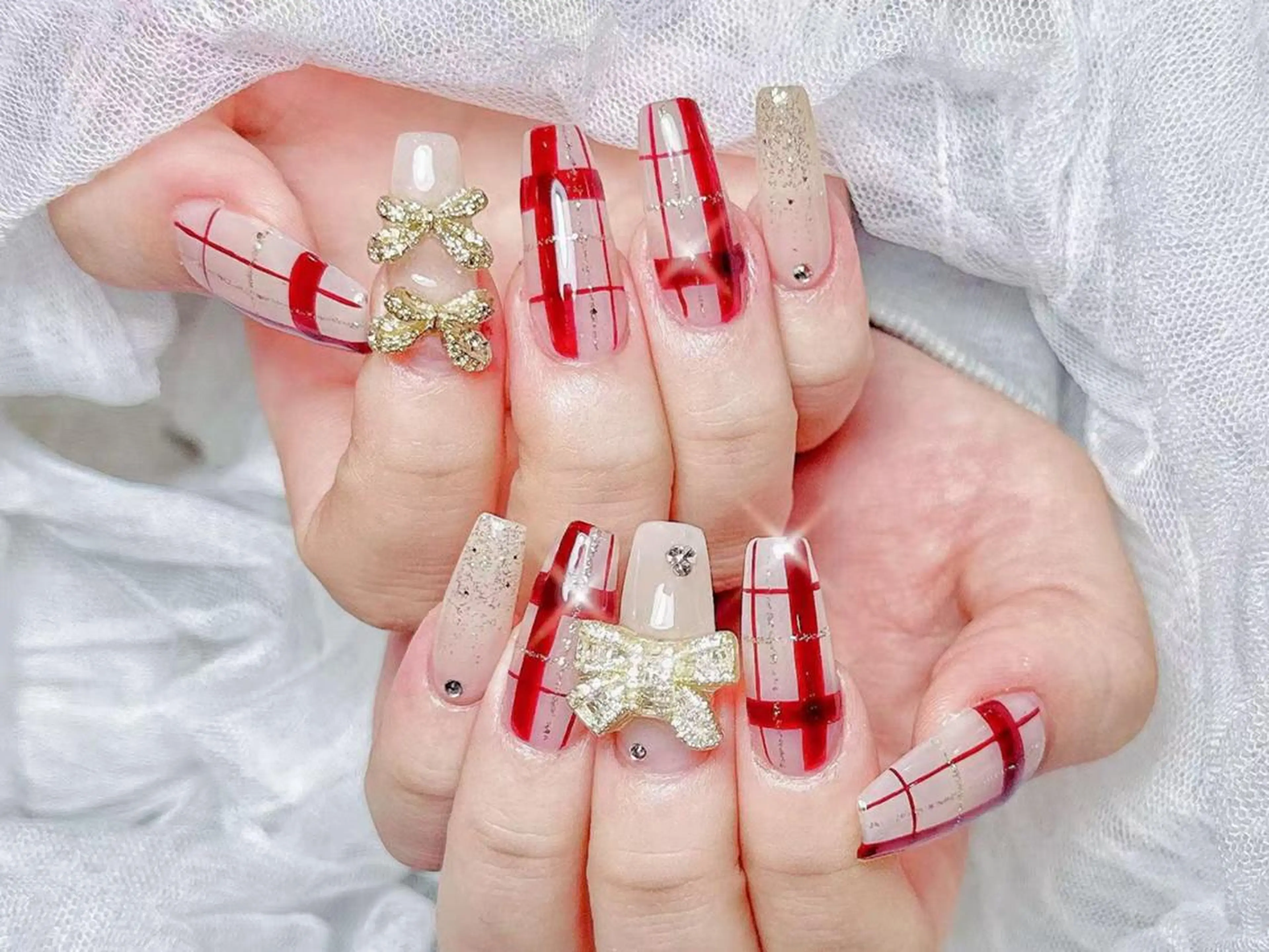 ネイル アートネイル オーロラネイル チークネイル 成人式 長さ出し Yui 🧀のネイルデザイン