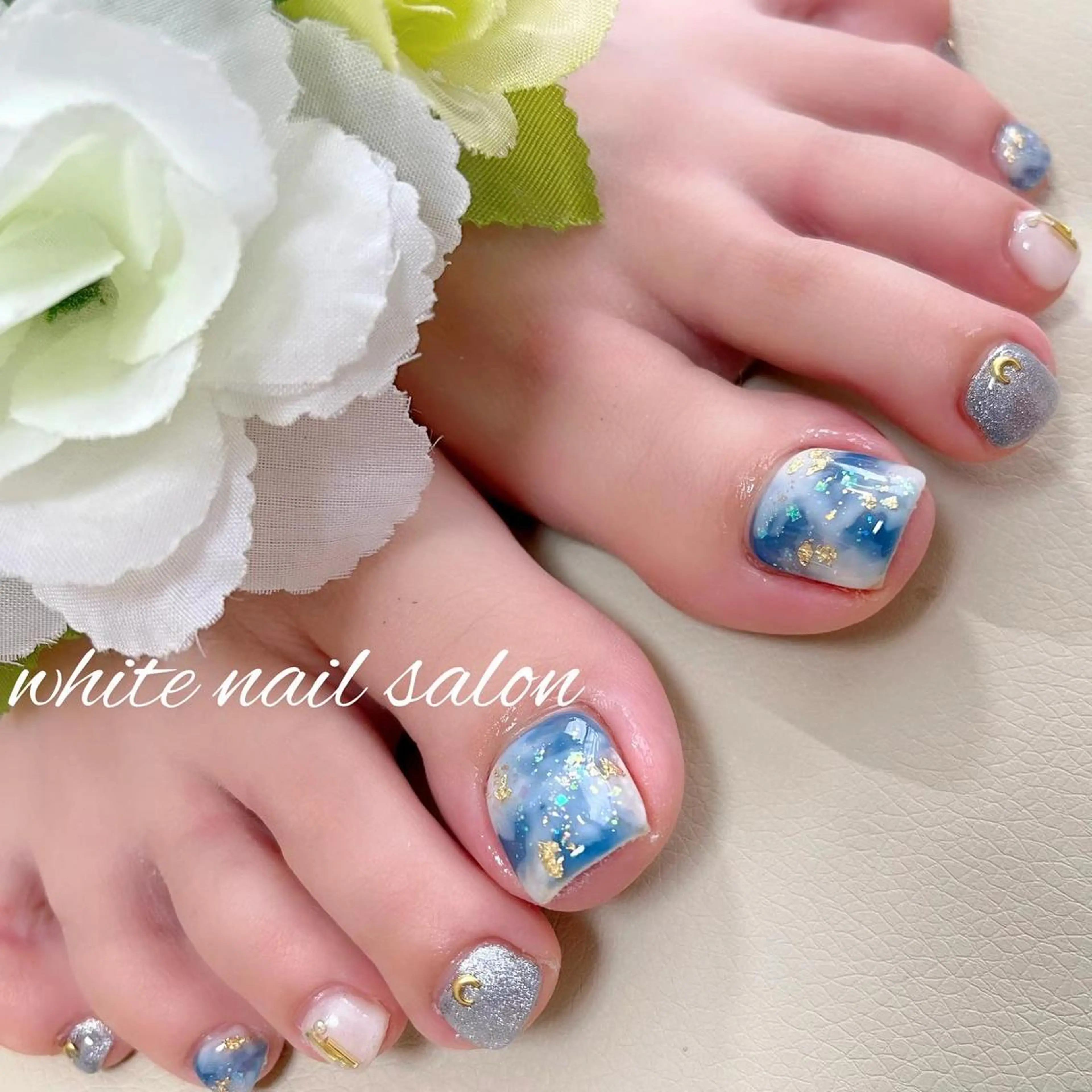 ネイル フットネイル ジェルネイル ハードジェル ラメ(グリッター) 持ち込み フットネイル white nail salonのネイルデザイン