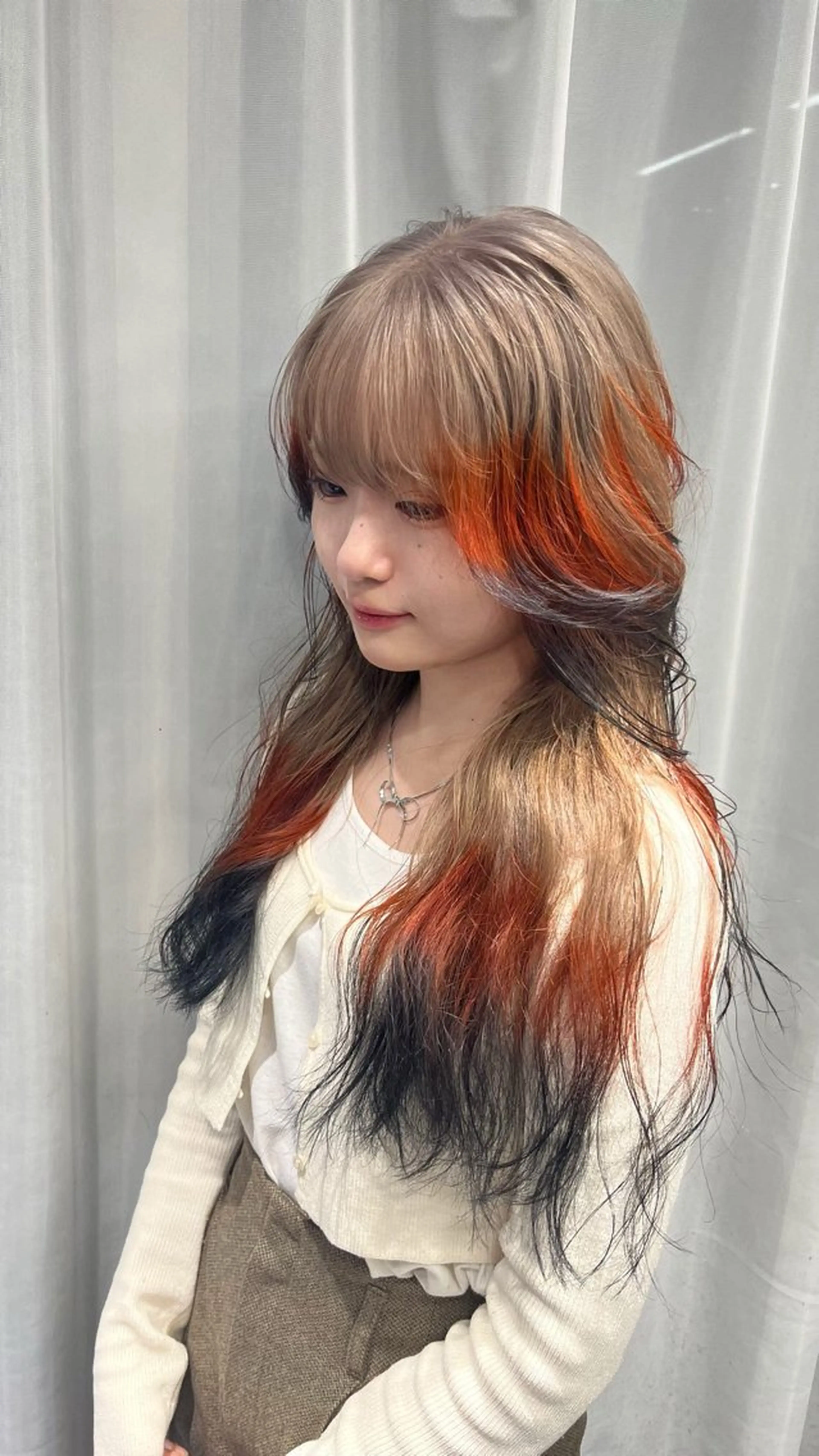 ロング カラー 狐カラー カット ヘアカラー トリートメント rilas博多所属・博多JYUI/ウルフ ハイトーン/デザインのヘアスタイル