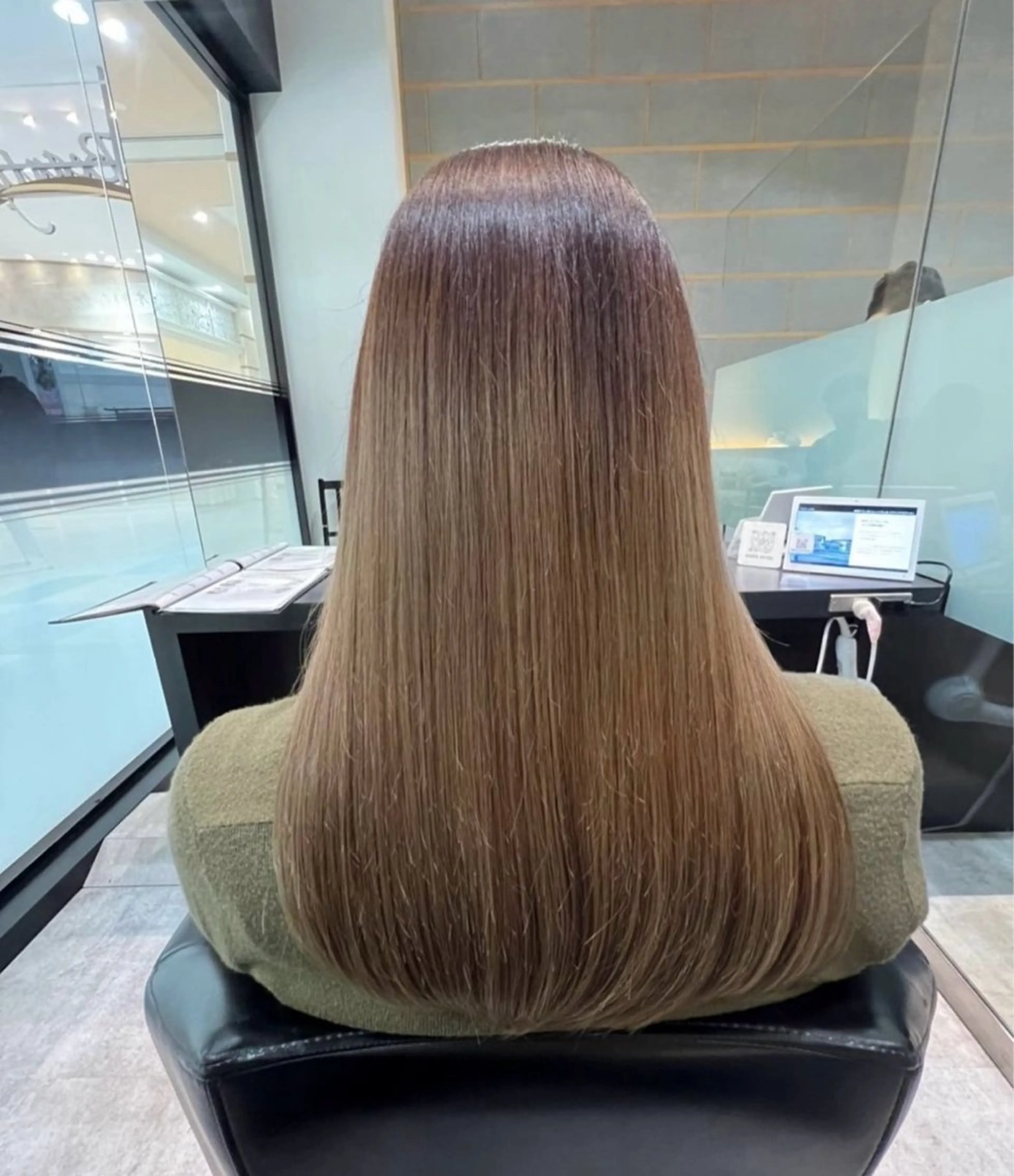 カラー 林 美月のヘアスタイル