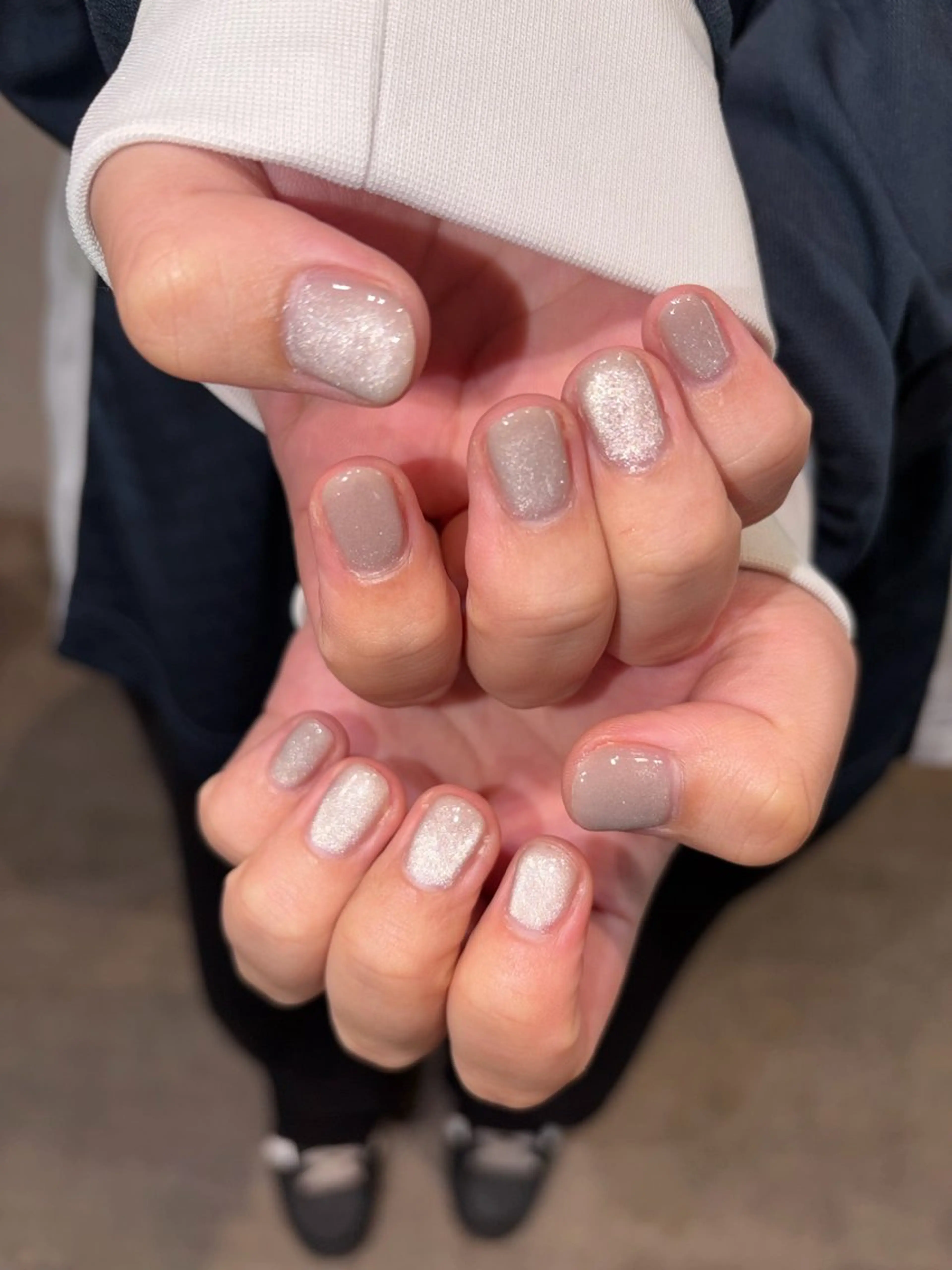 ネイル マグネットネイル 派手髪ハイトーン💛 ネイル💅まりなのヘアスタイル