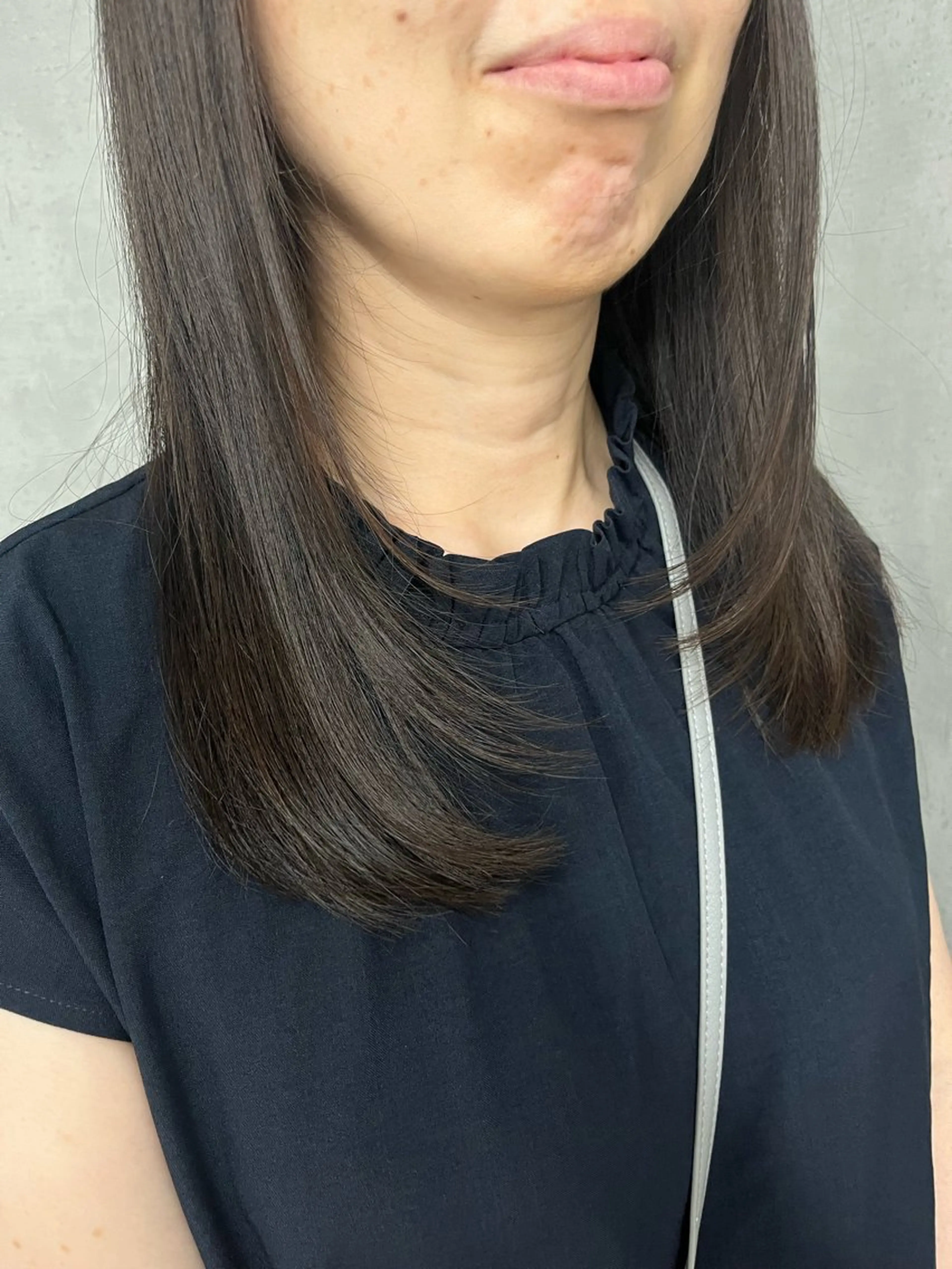 セミロング レイヤーカット ローレイヤー anon Loemのヘアスタイル