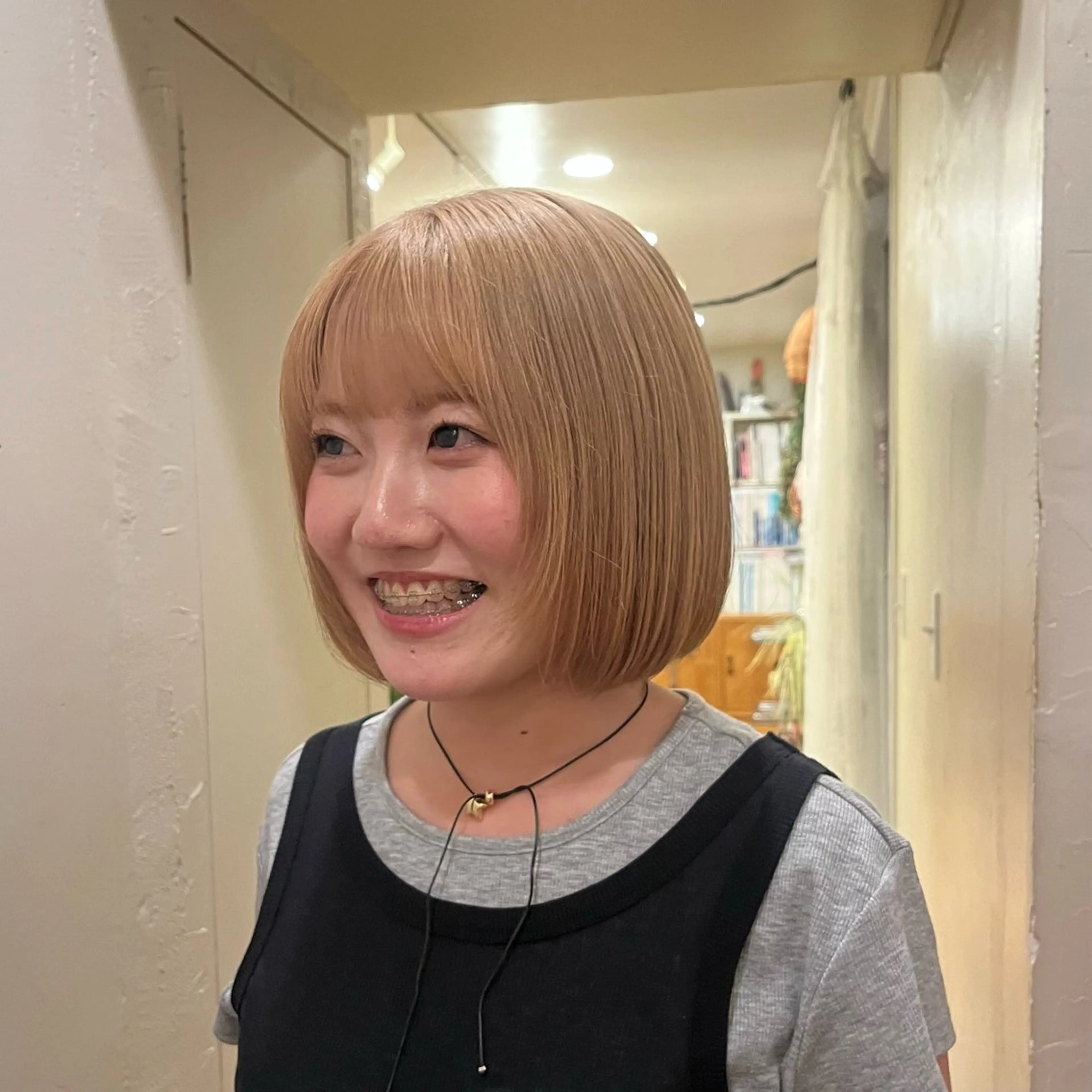 ショート カラー 藤川 りんとのヘアスタイル