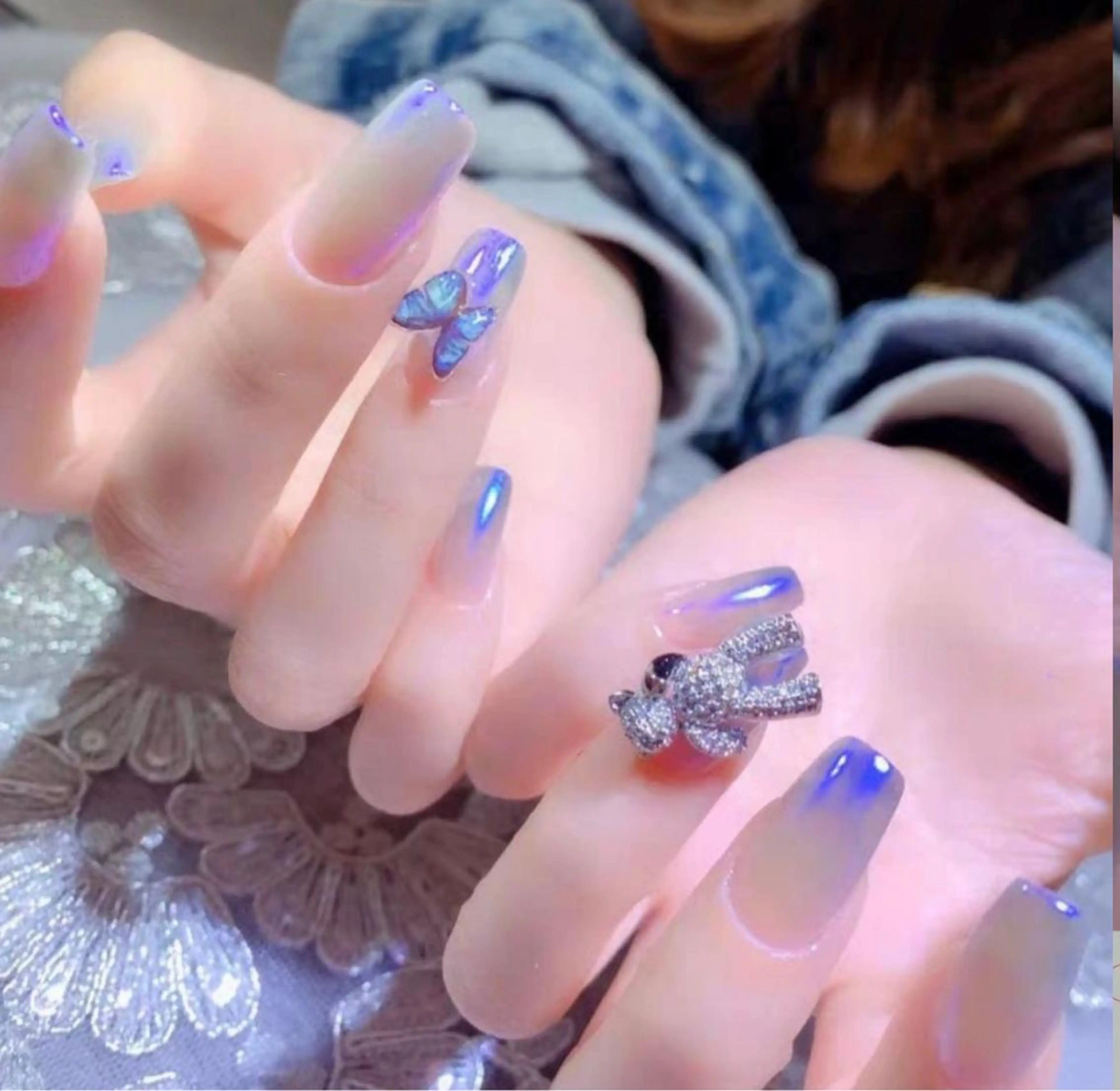 💅大人気のオーロラネイル＆ミラーネイルの写真