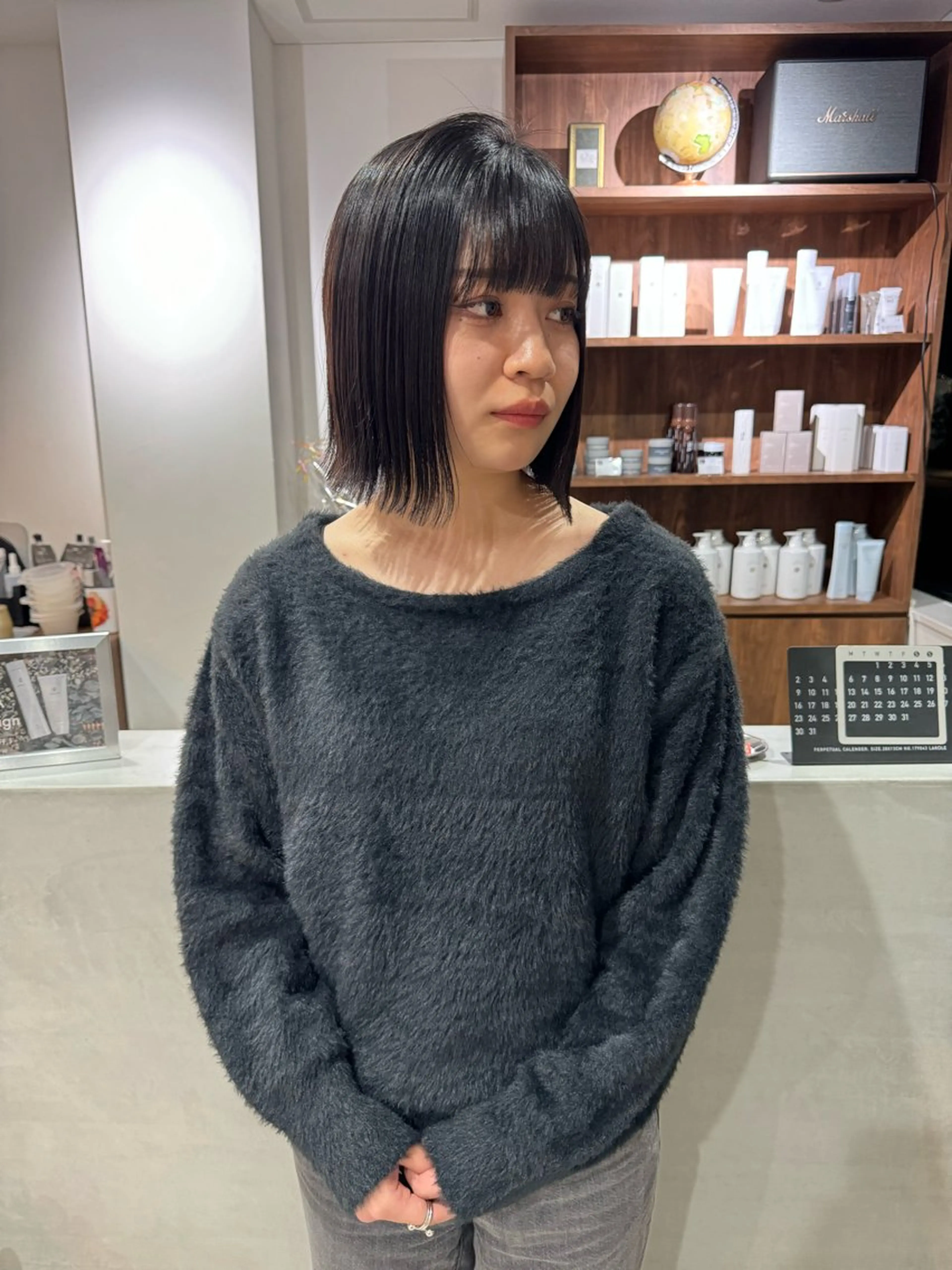 ショート カラー ボブ 髪質改善 外ハネヘア 縮毛矯正 カット 縮毛矯正 トリートメント (h)wim ウィムのヘアスタイル