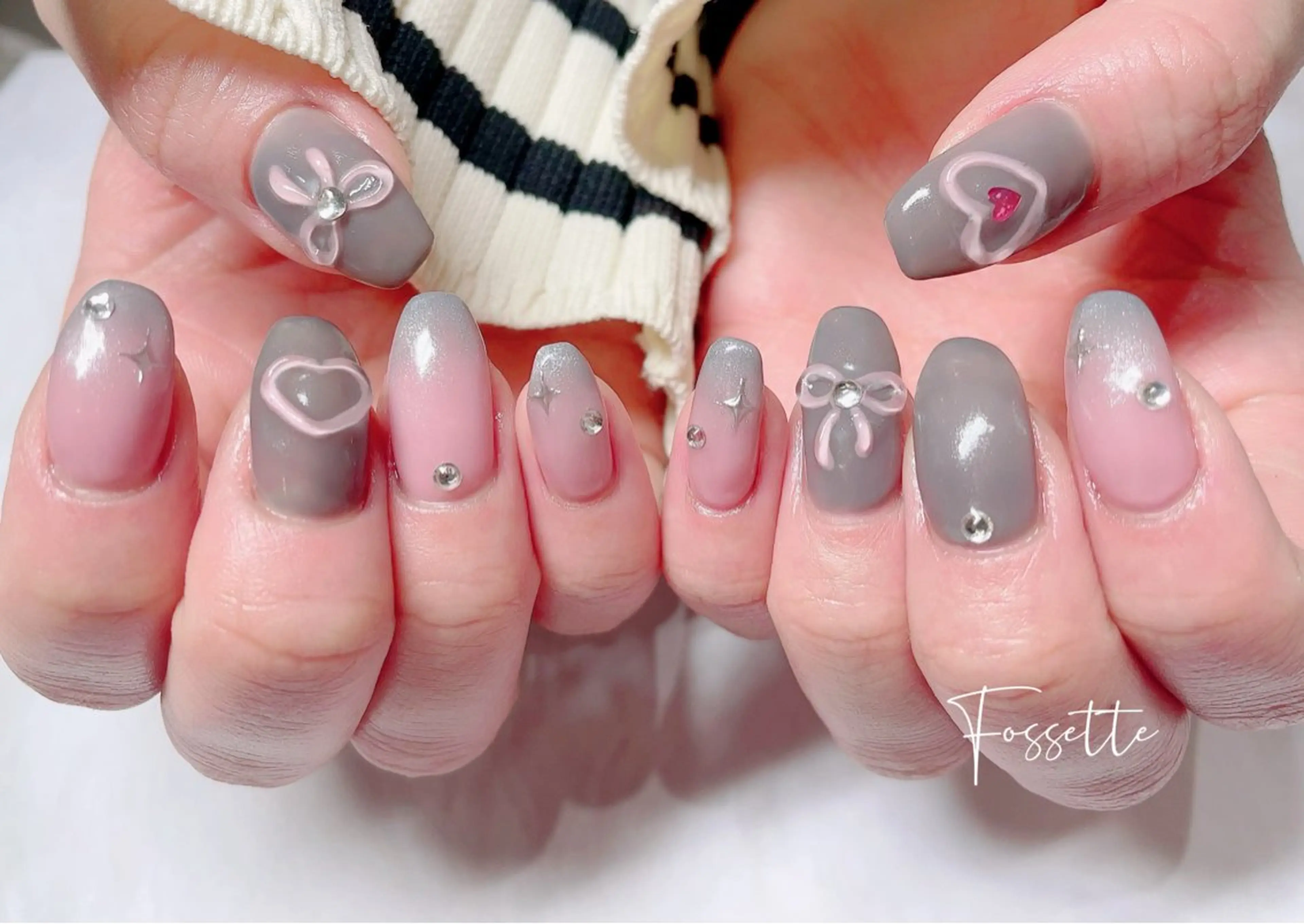 ネイル ハート キラキラネイル ぷっくりネイル リボン nailsalon Fossetteのネイルデザイン