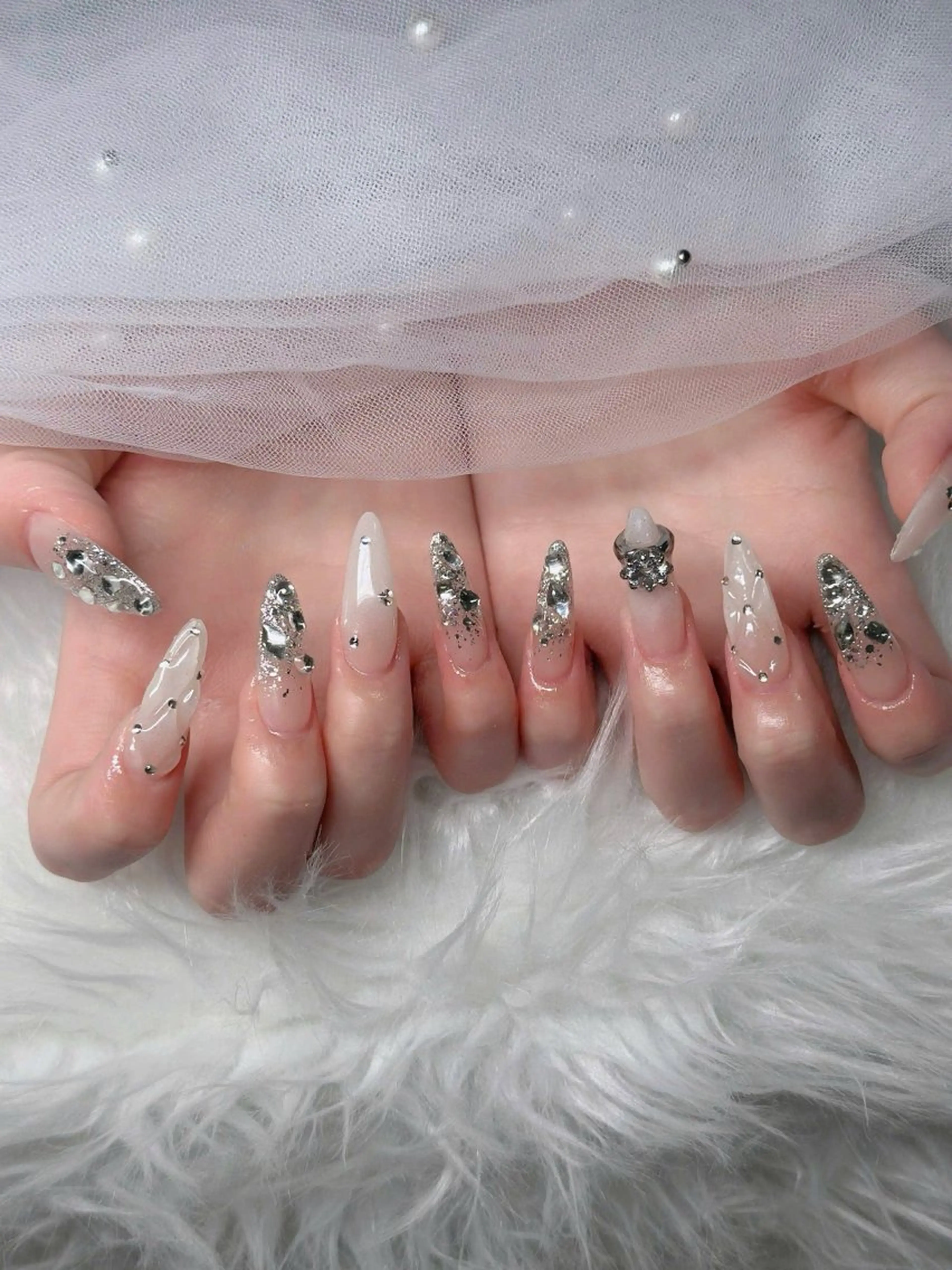 ネイル フレンチネイル ジェルネイル ガラスフレンチ ハロウィン ハート H.baby Nail Salonのネイルデザイン