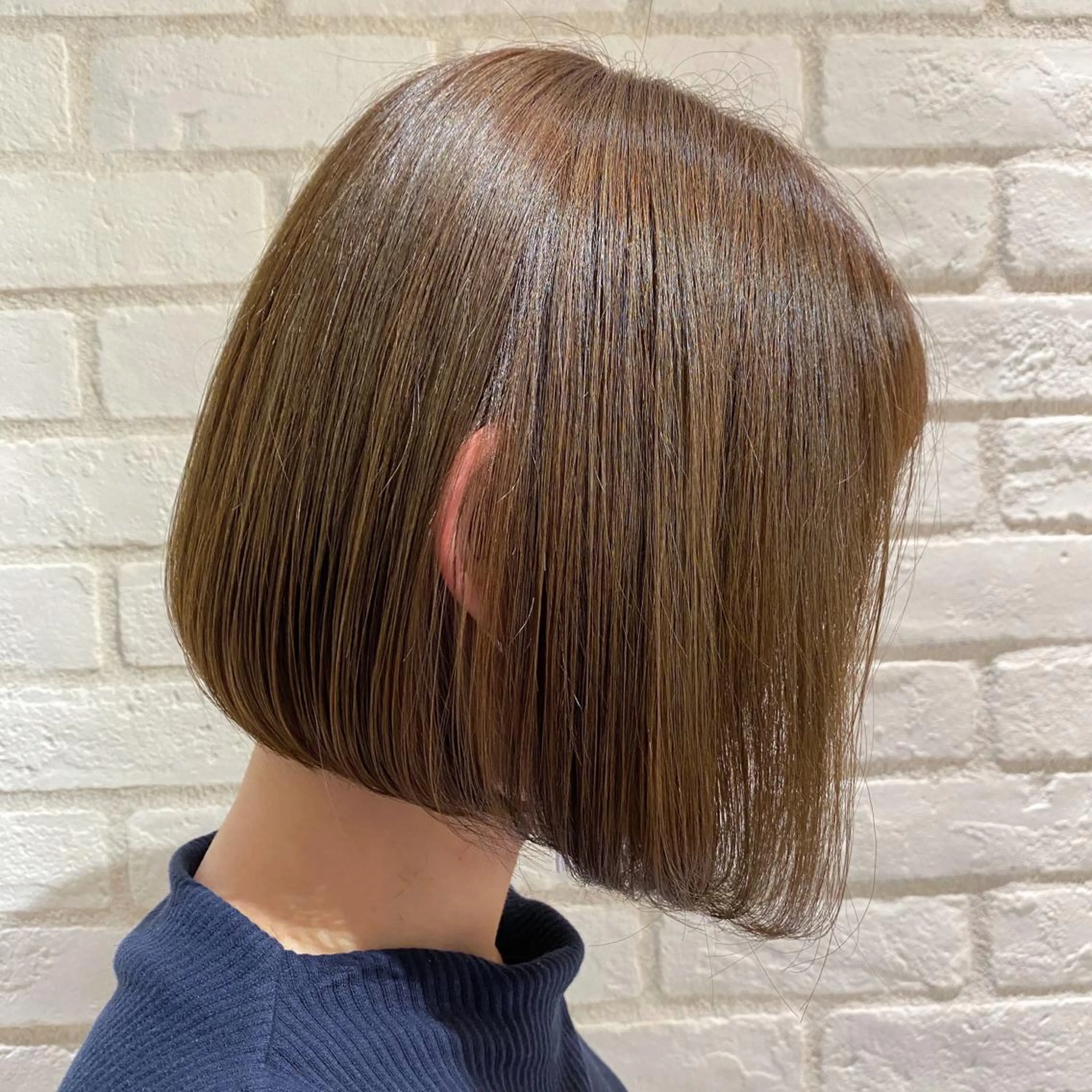 ショート カラー 前下がりボブ アッシュ ボブ 艶レイヤー/艶髪矯正 /ケラトリ/石井のヘアスタイル