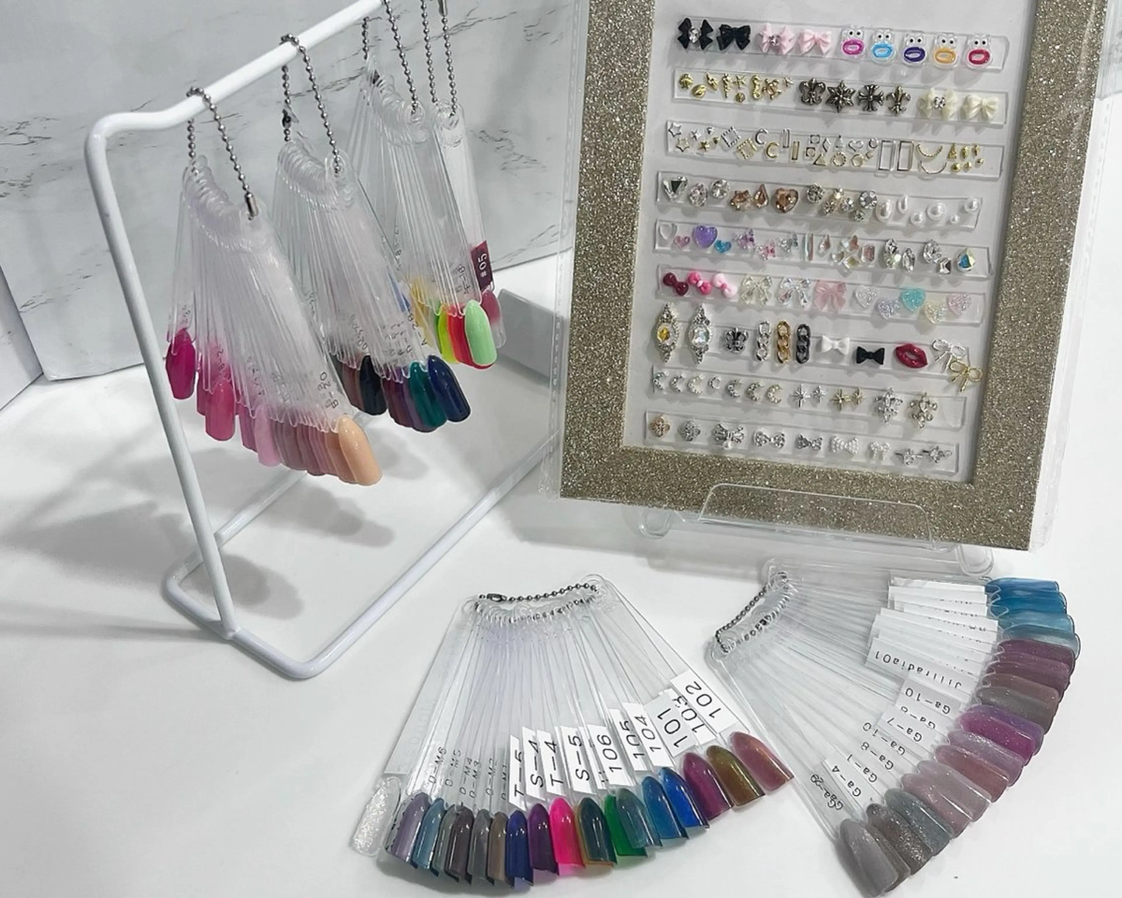 ネイル マグネットネイル private salon Aola所属・プライベートサロン アオラのネイルデザイン