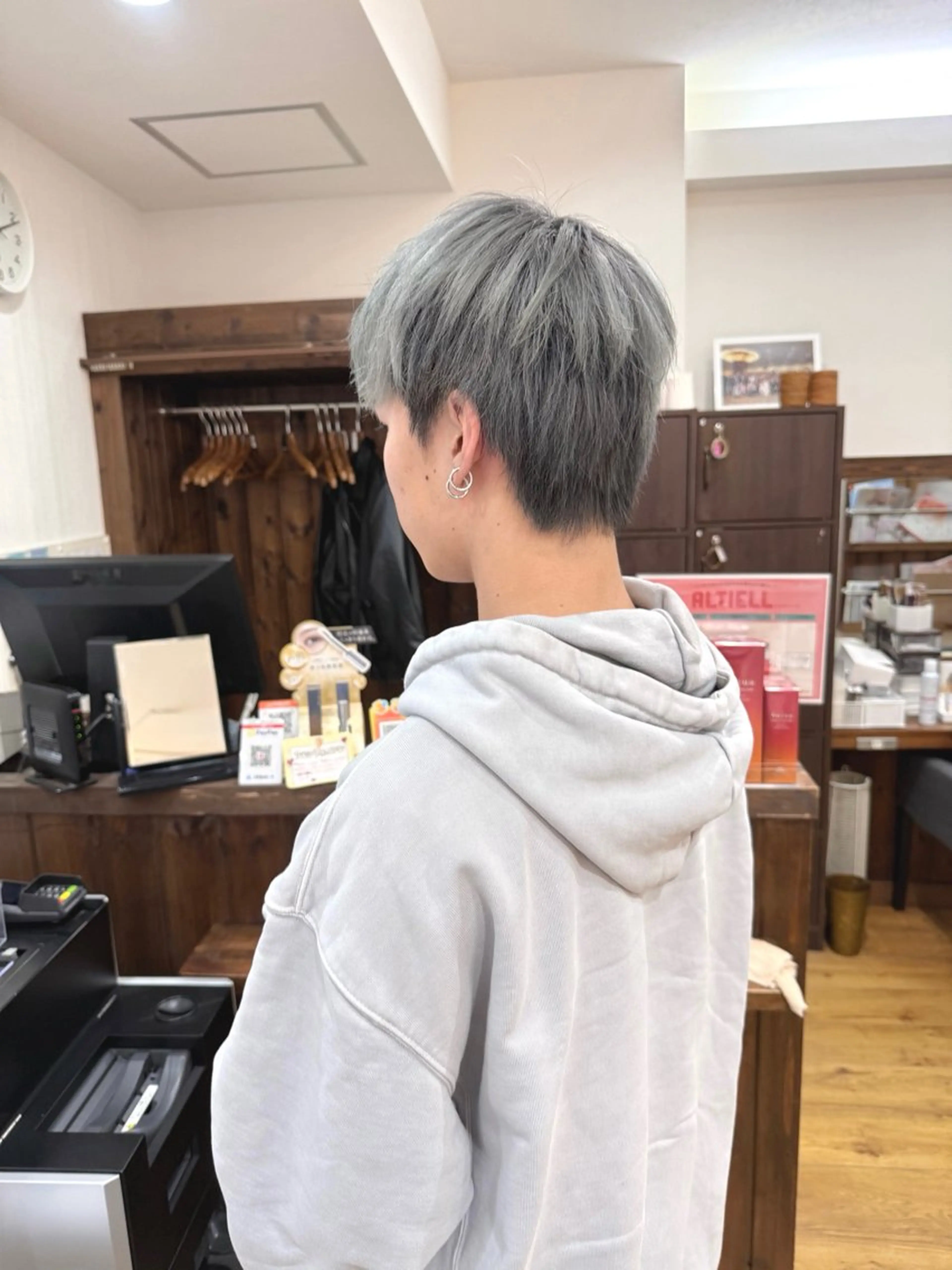 ショート カラー ブリーチ シルバー ヘアカラー 💖メンズモデル 募集/晴香💖のヘアスタイル