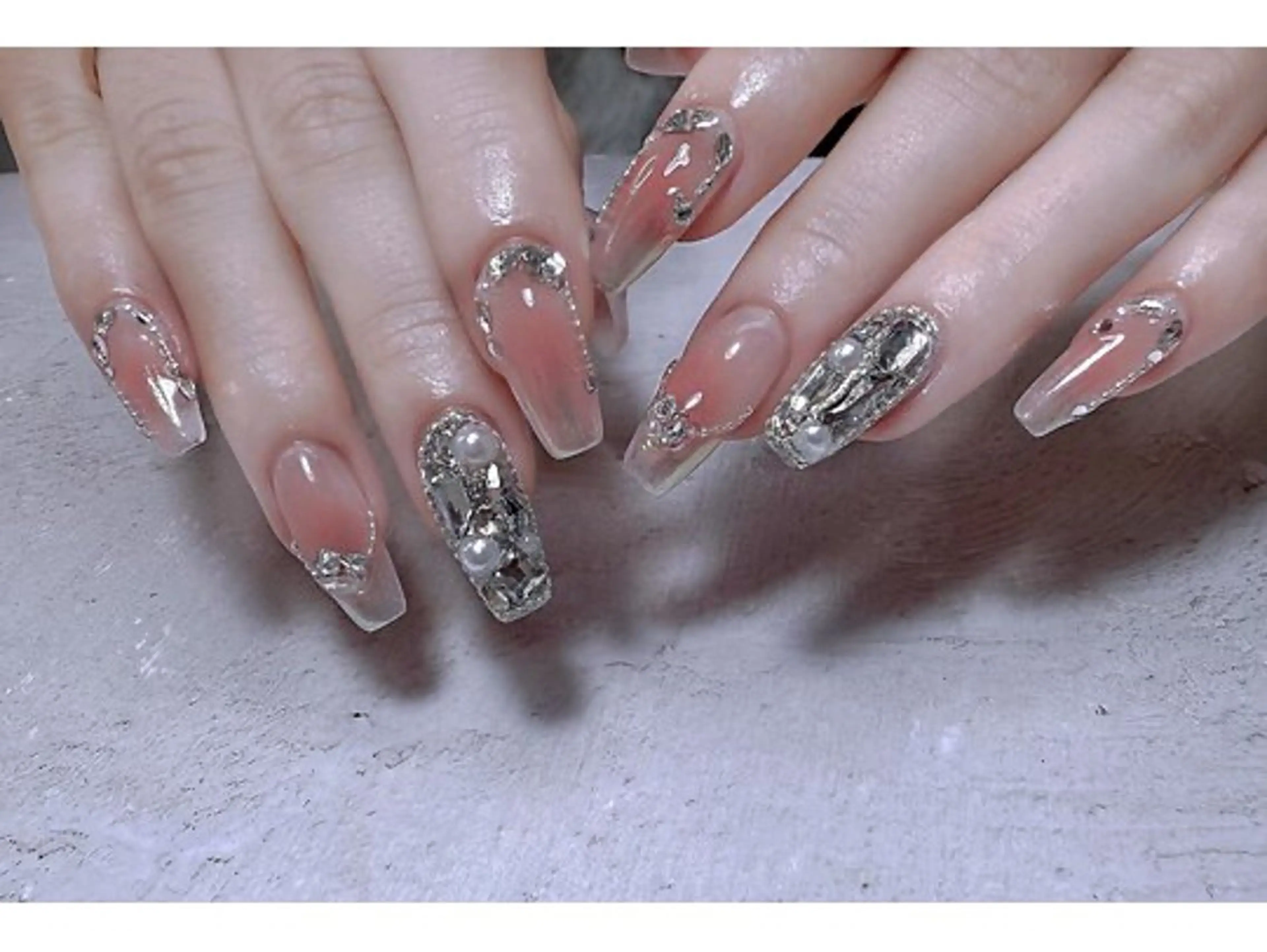 ネイル ハンドネイル ハンドケア Kaka_ パラジェル、長さだしのネイルデザイン