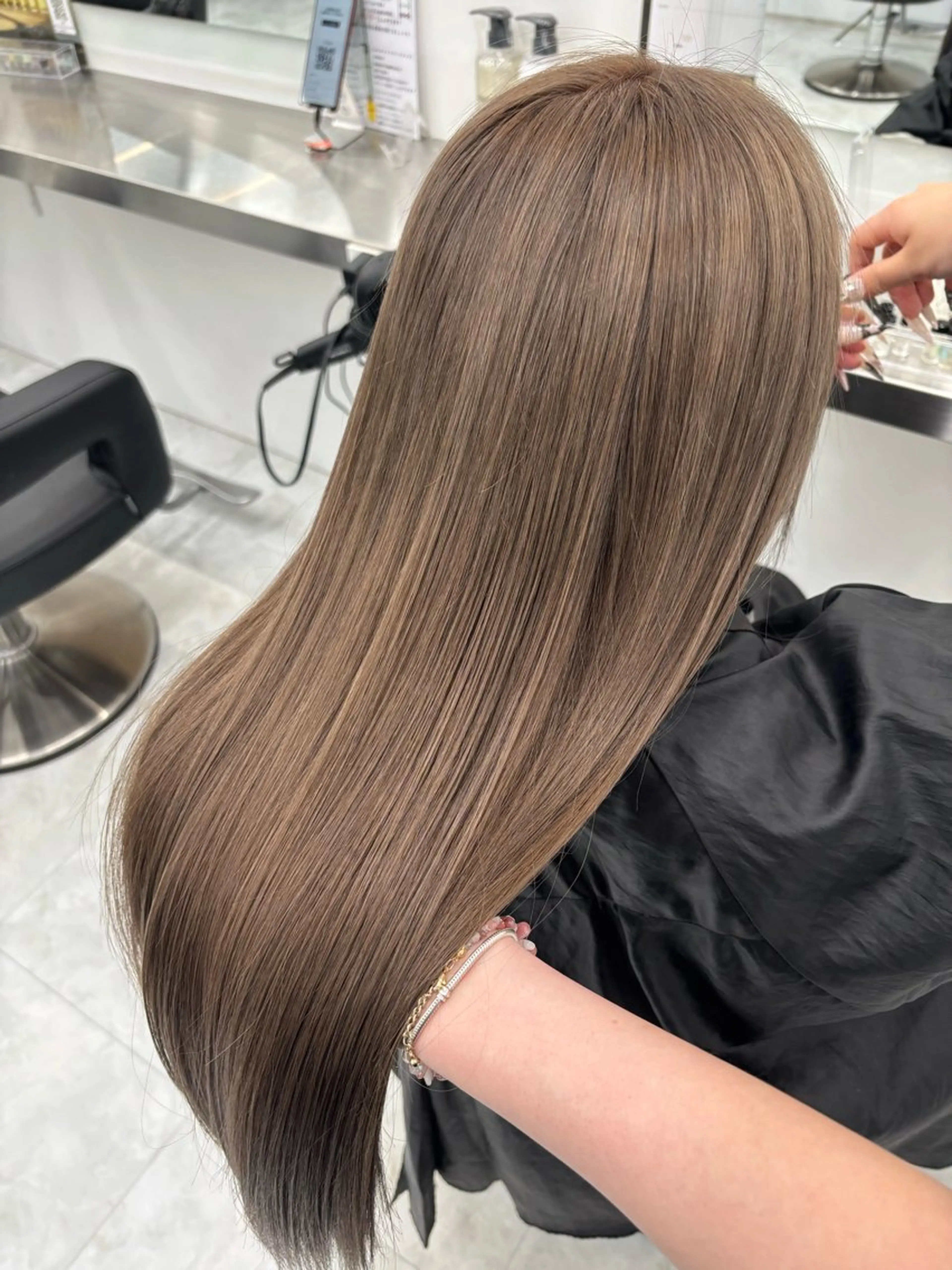 カラー ヘアカラー トリートメント Wカラー/暖色/べ ージュりく©︎🐝のヘアスタイル