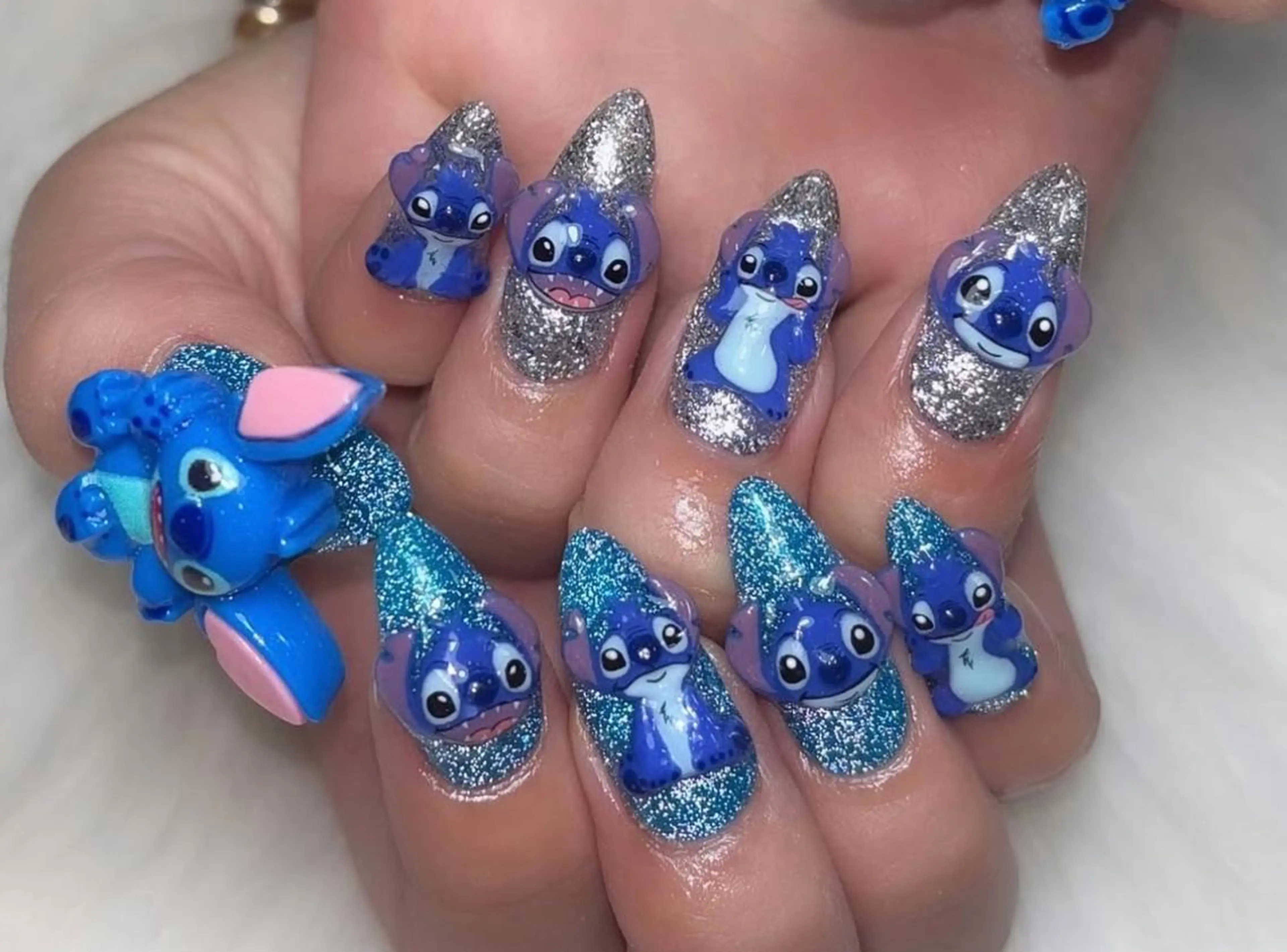 ネイル ❤️💛REBEST 京橋　nailのネイルデザイン