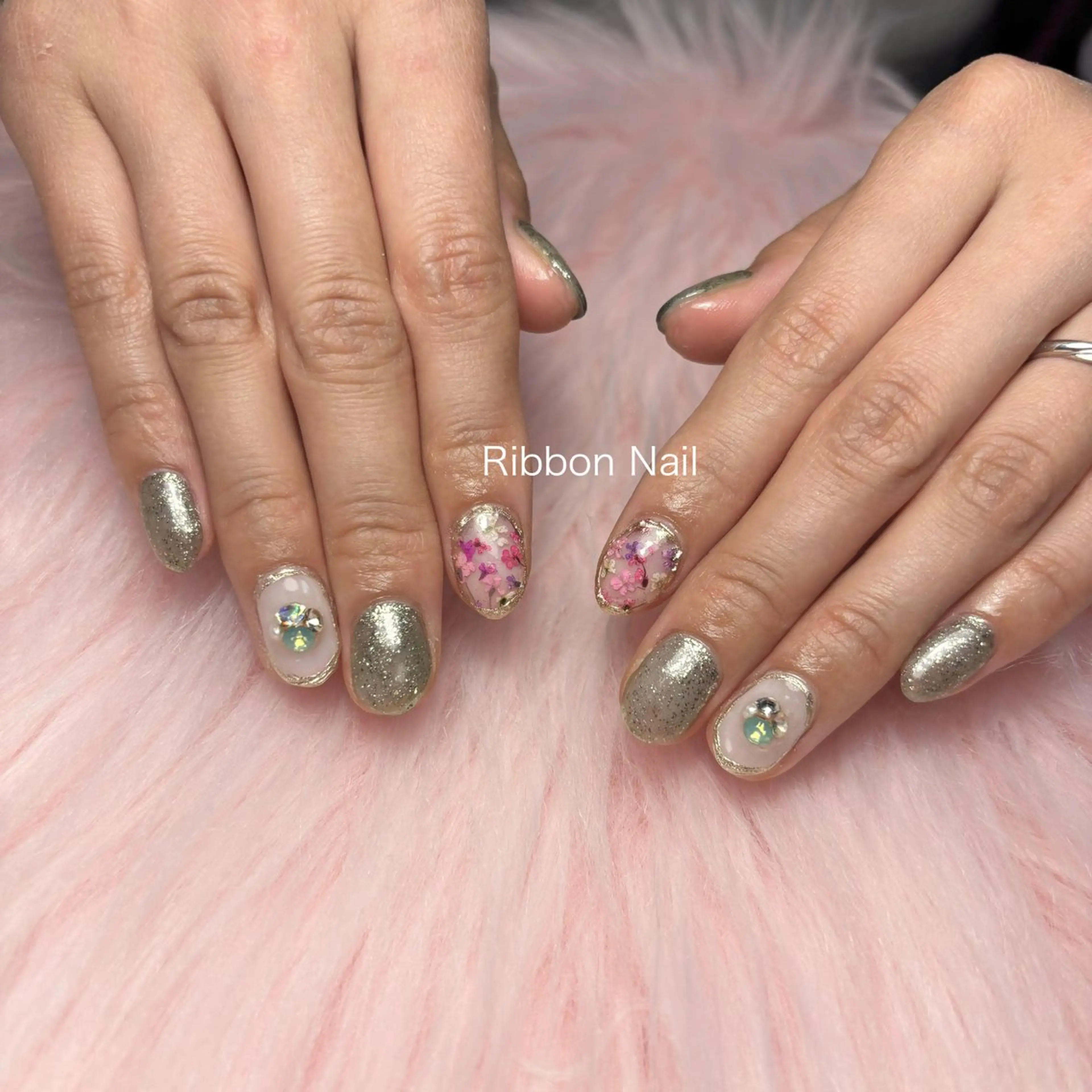 ネイル グリーン ラメ(グリッター) ニュアンスネイル Nail Ambra 天王寺店所属・Nail Ambra fusaのネイルデザイン