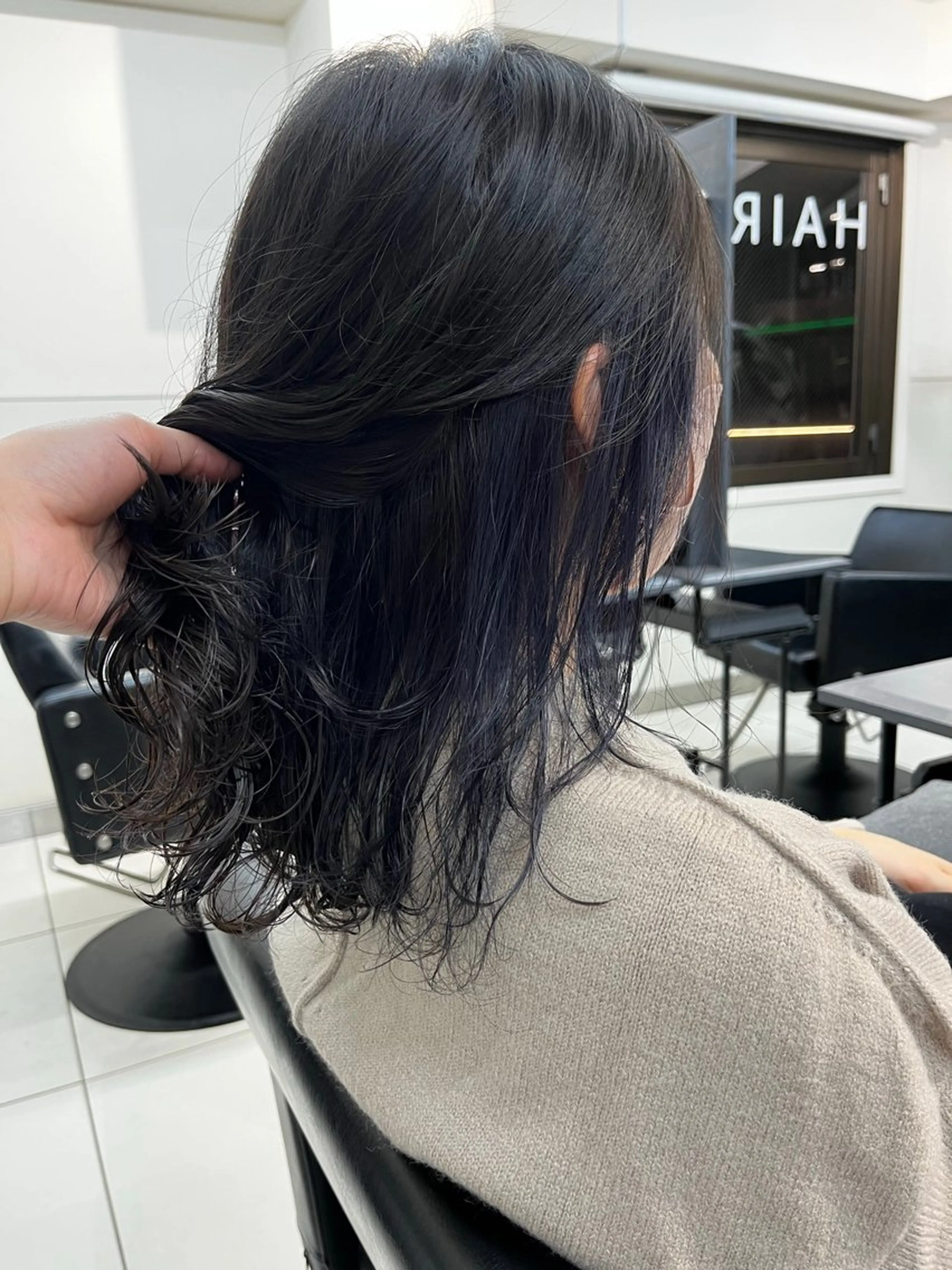 カラー ボブ・顔まわり 💎愛唯(めい)のヘアスタイル