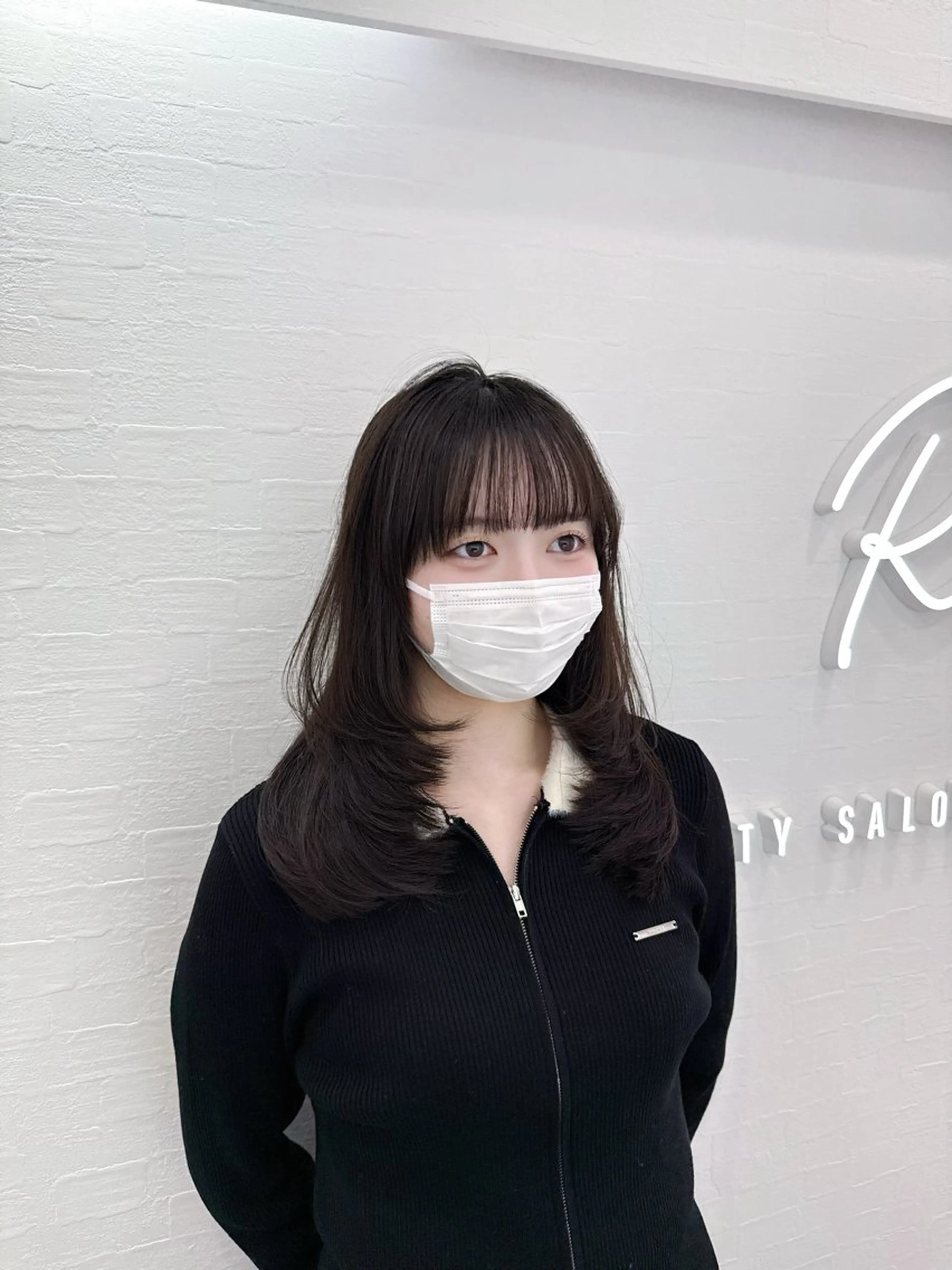 ミディアム レイヤーカット R/🎀 ヘアセット・艶カラーのヘアスタイル