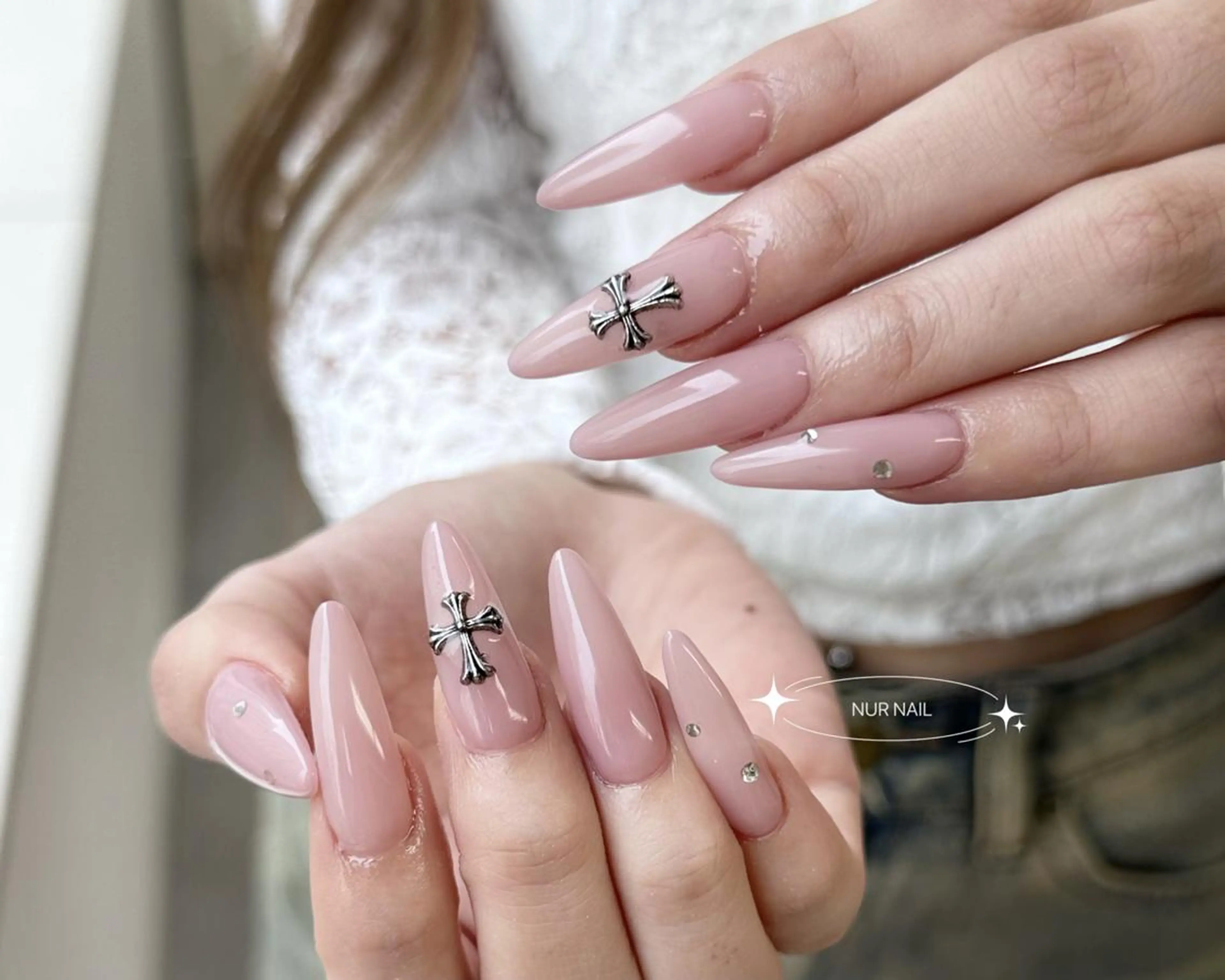 ネイル ストーンネイル ハンドネイル ハンドケア 🫧NUR NAIL✨のネイルデザイン