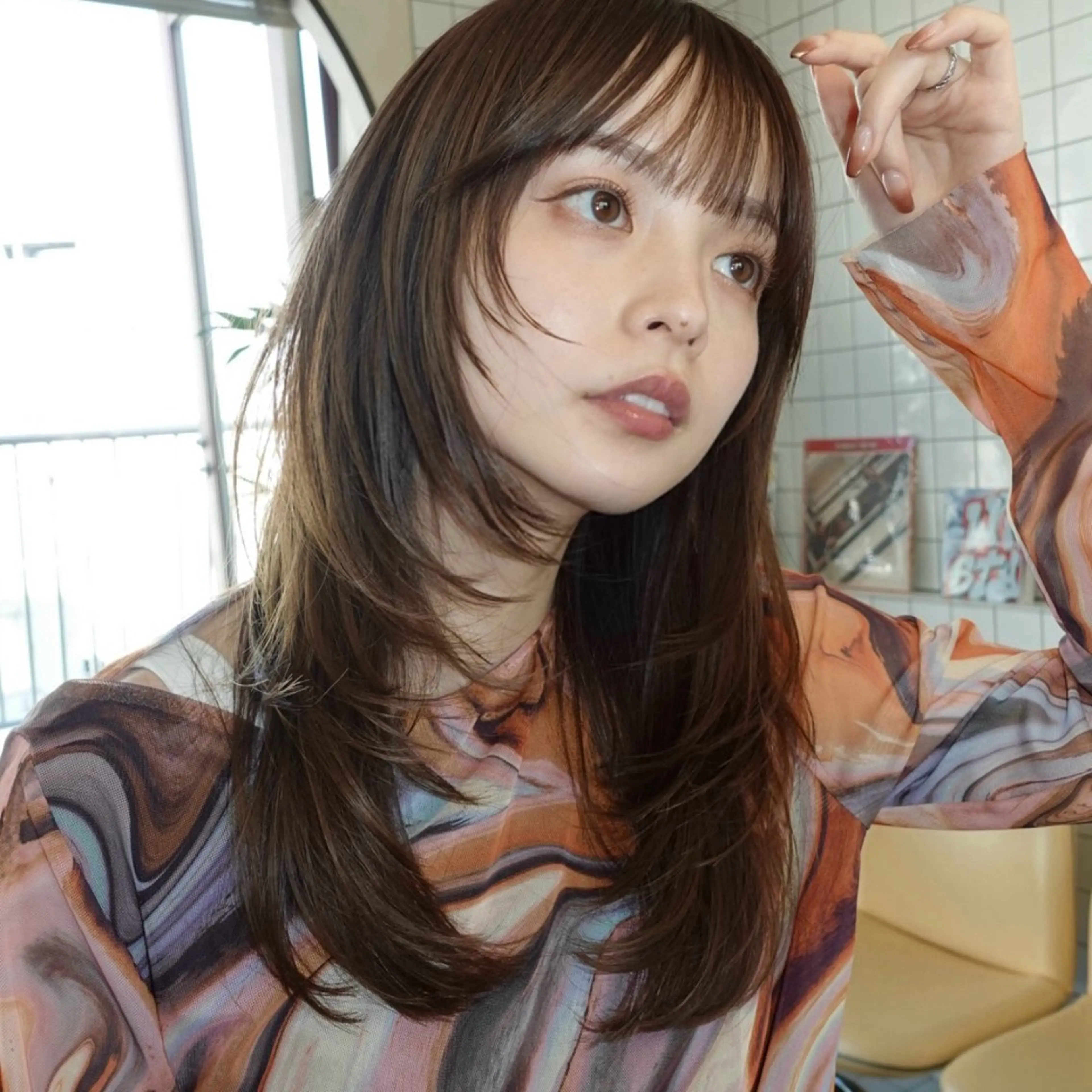 ミディアム カラー ベージュカラー 透明感カラー ダブルカラー オレンジ オレンジベージュ カット レイヤー専門家 ダブルカラー修のヘアスタイル