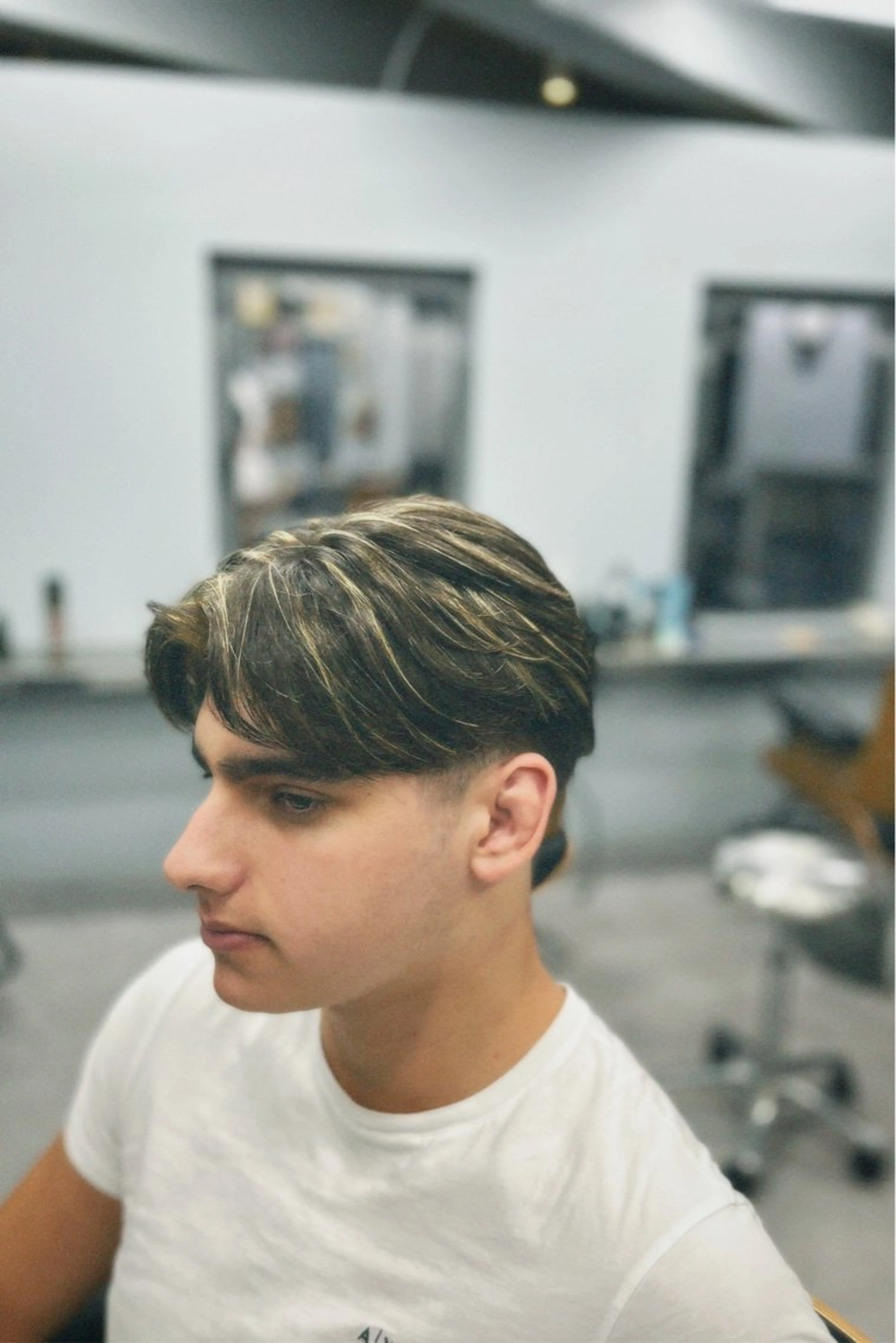 ミディアム カラー メンズ ミディアムパーマ センターパート フェードカット マッシュ メンズパーマ icon Blue所属・池袋メンズパーマ フェード純平のヘアスタイル