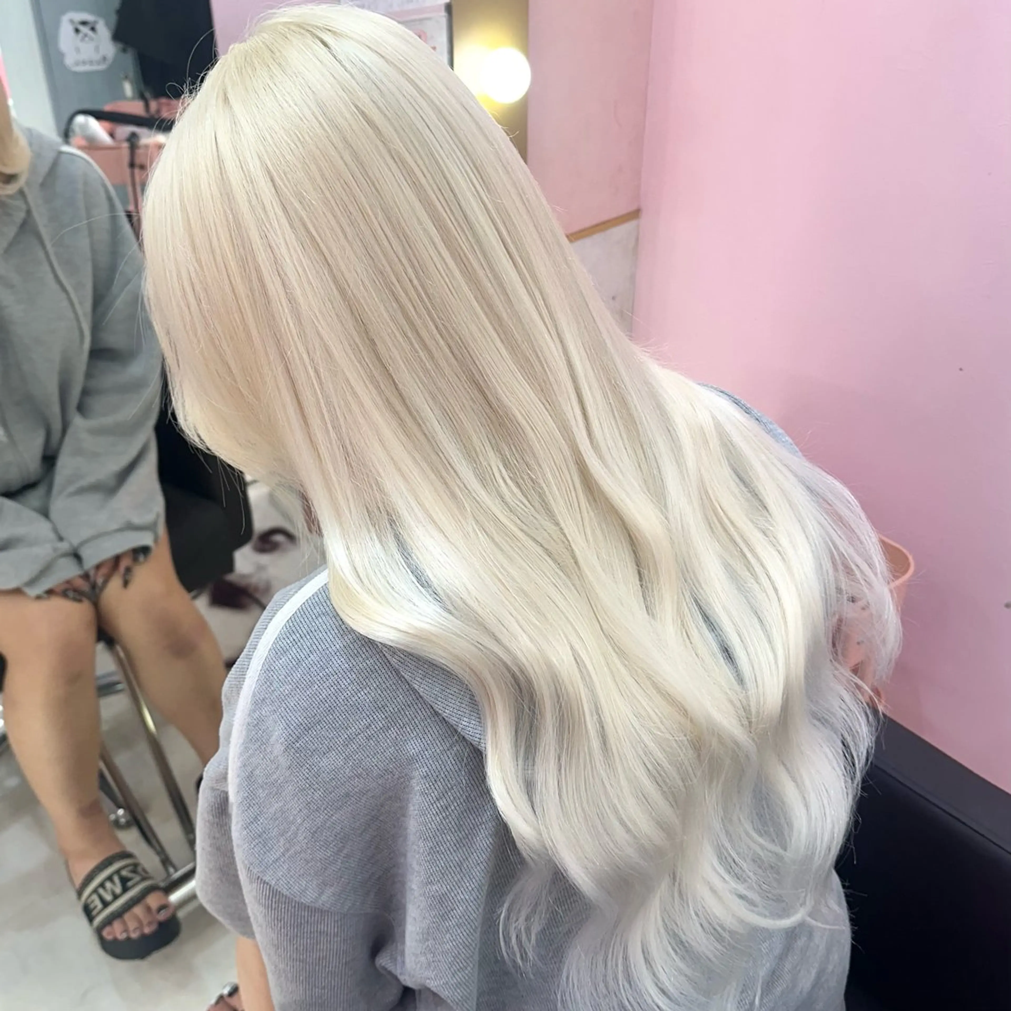 セミロング カラー ブリーチ人気No.1 MANATO🎨🌈のヘアスタイル