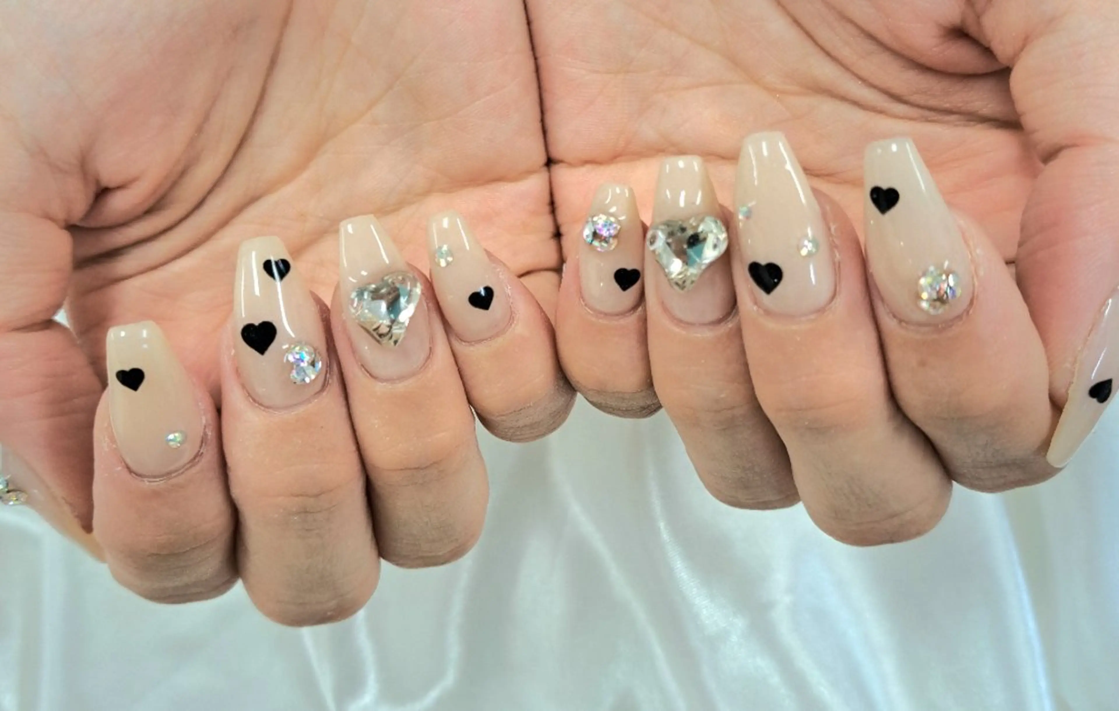 ネイル チークネイル フレンチネイル ジェルネイル ガーリー ハート 河野ちえ (雑誌掲載サロン)のネイルデザイン