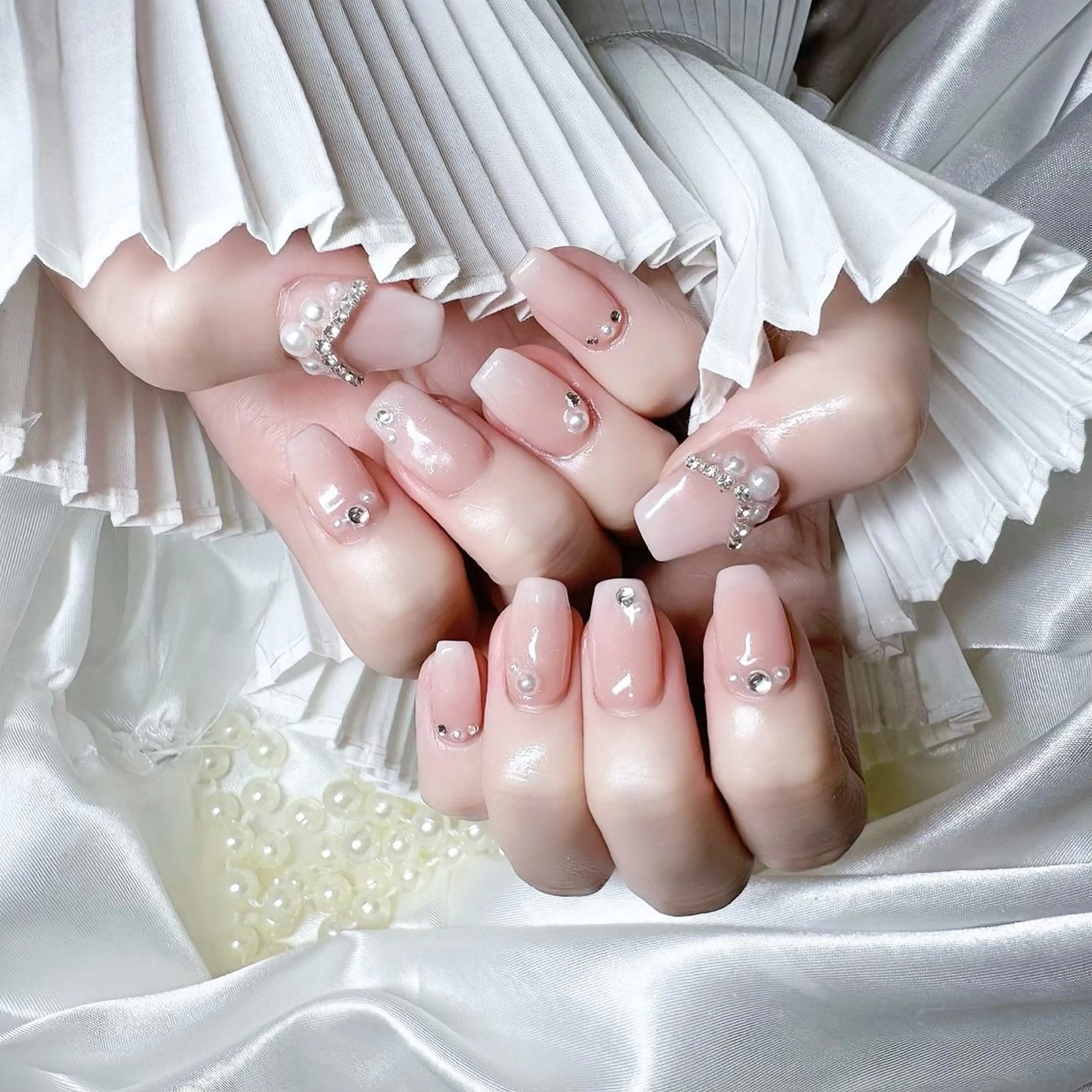 ネイル オーロラネイル 成人式 フットネイル 韓国ネイル ロングネイル Yudia🦋 azuのネイルデザイン