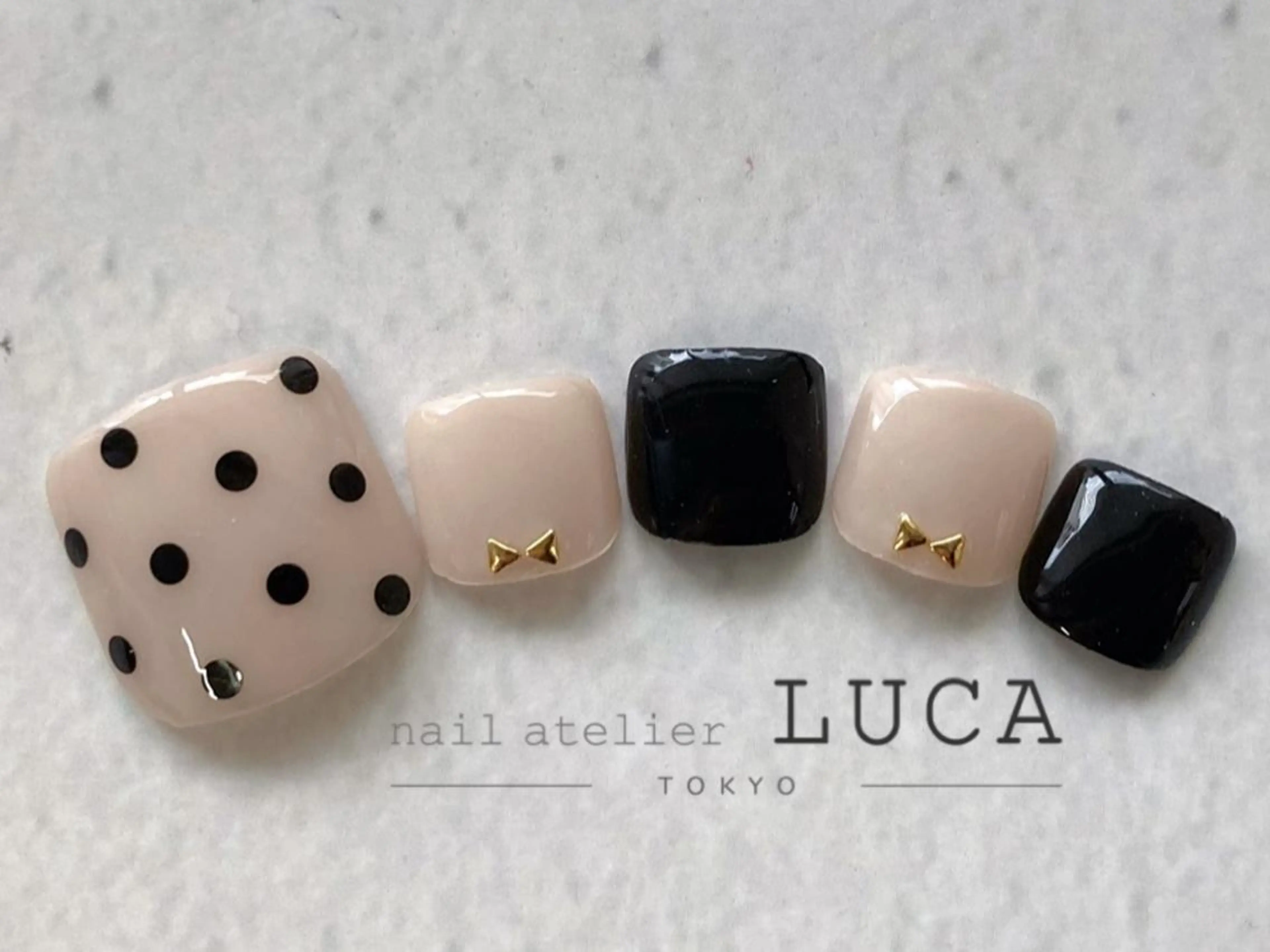 ネイル アートネイル オーロラネイル クリアネイル 長さ出し フットネイル フットネイル ネイルアトリエルカ スタッフのネイルデザイン