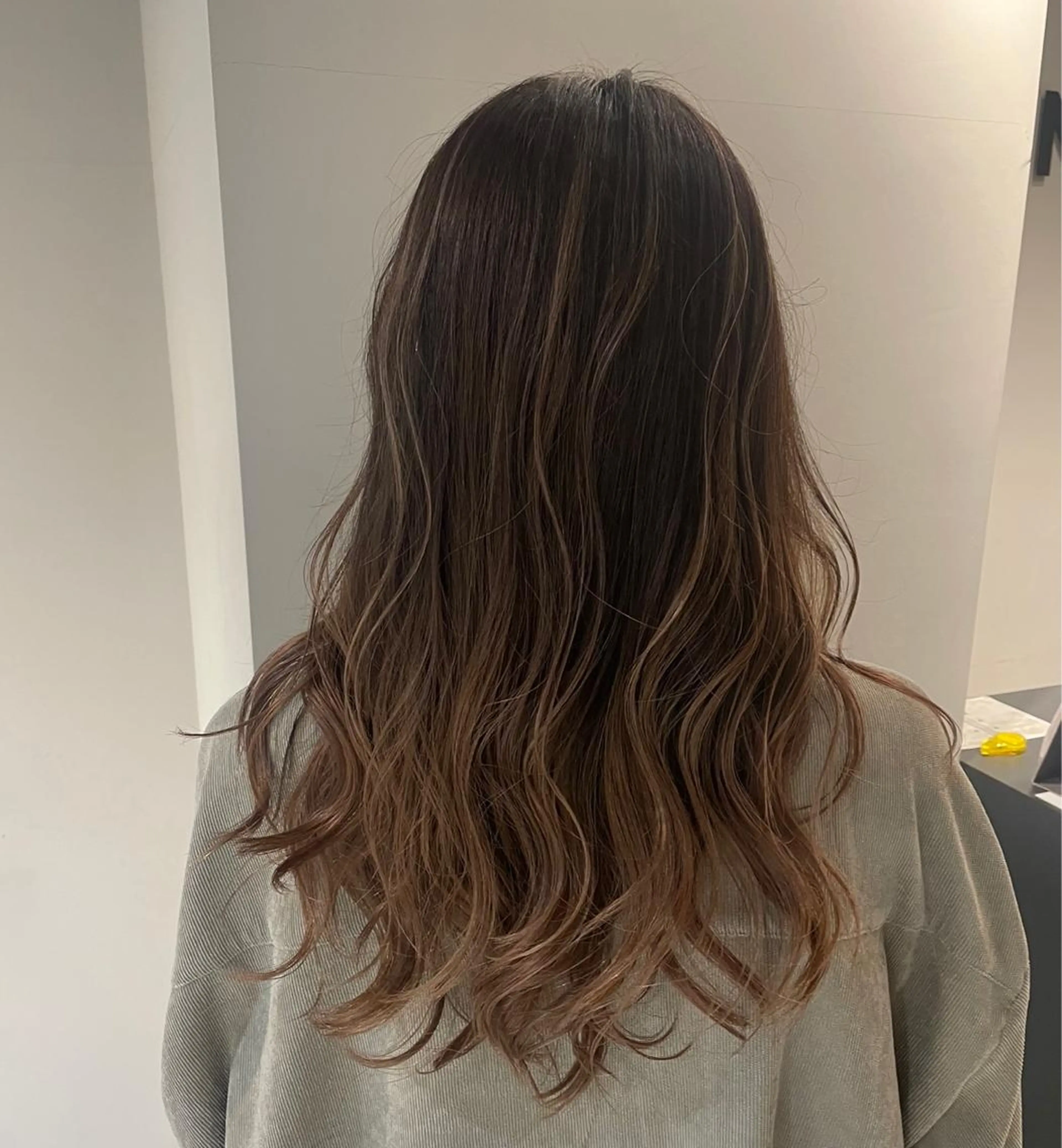 ミディアム カラー バレイヤージュ レイヤーカット ブリーチ👩‍🦳/ ‪✂︎MANAMIのヘアスタイル