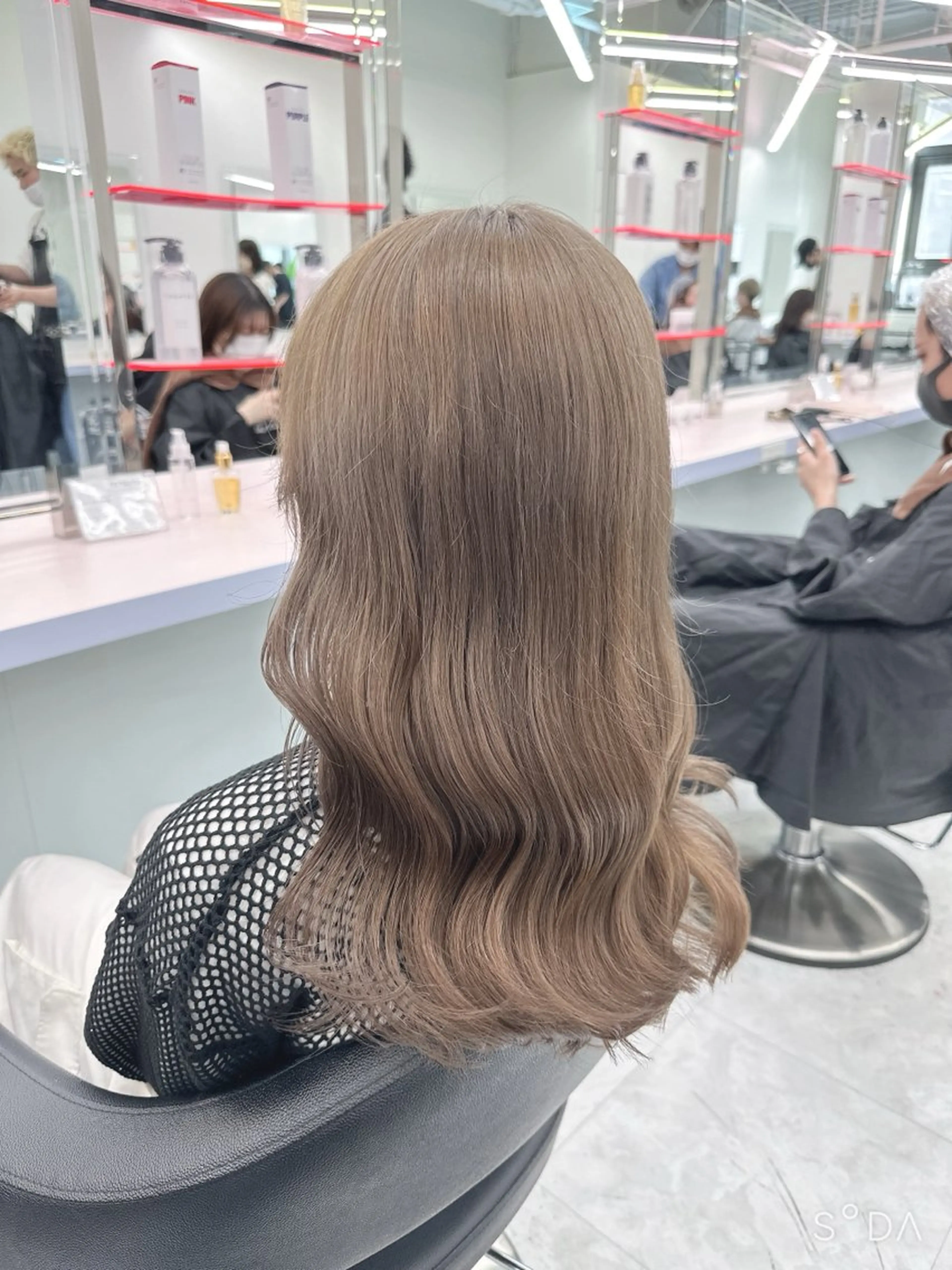 セミロング カラー ヘアカラー ヘッドスパ 🫧ハイトーン🫧 ベージュ🫧徹哉のヘアスタイル