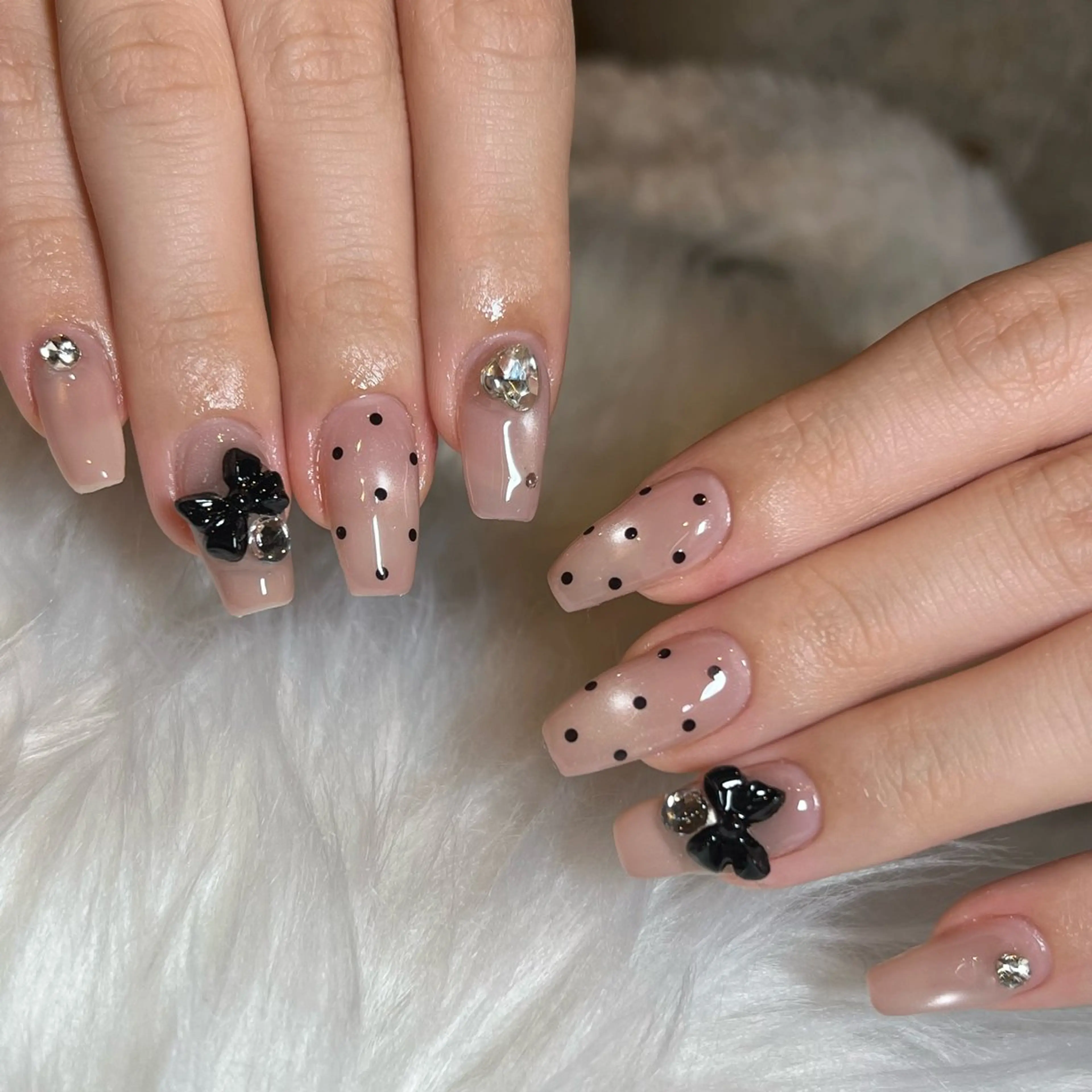 ネイル キラキラネイル ワンホンネイル ハンドネイル m.nail所属・maeda 💫のネイルデザイン
