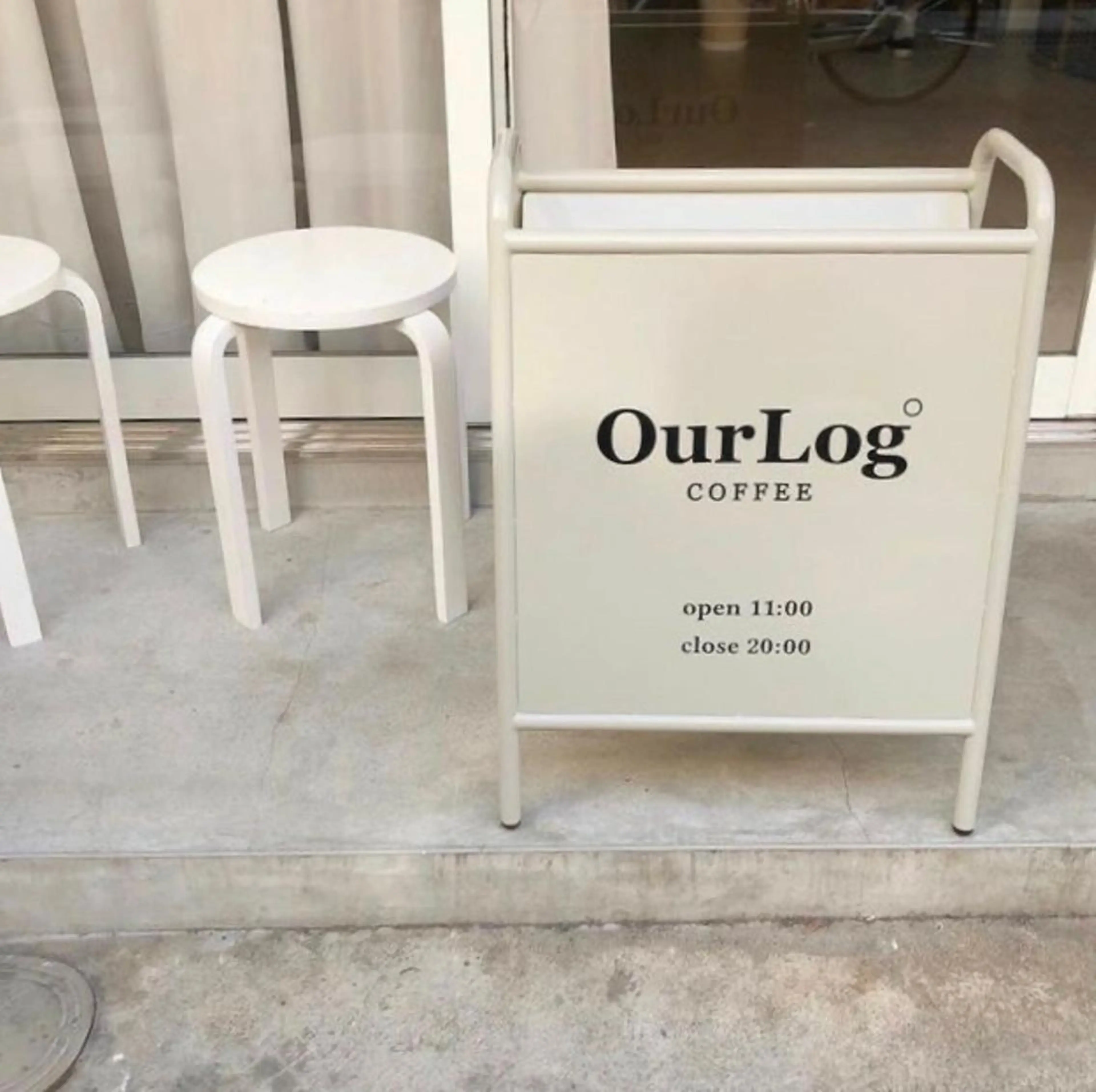 ミディアム カラー 髪質改善🫧ベージュ 椙山 響のヘアスタイル