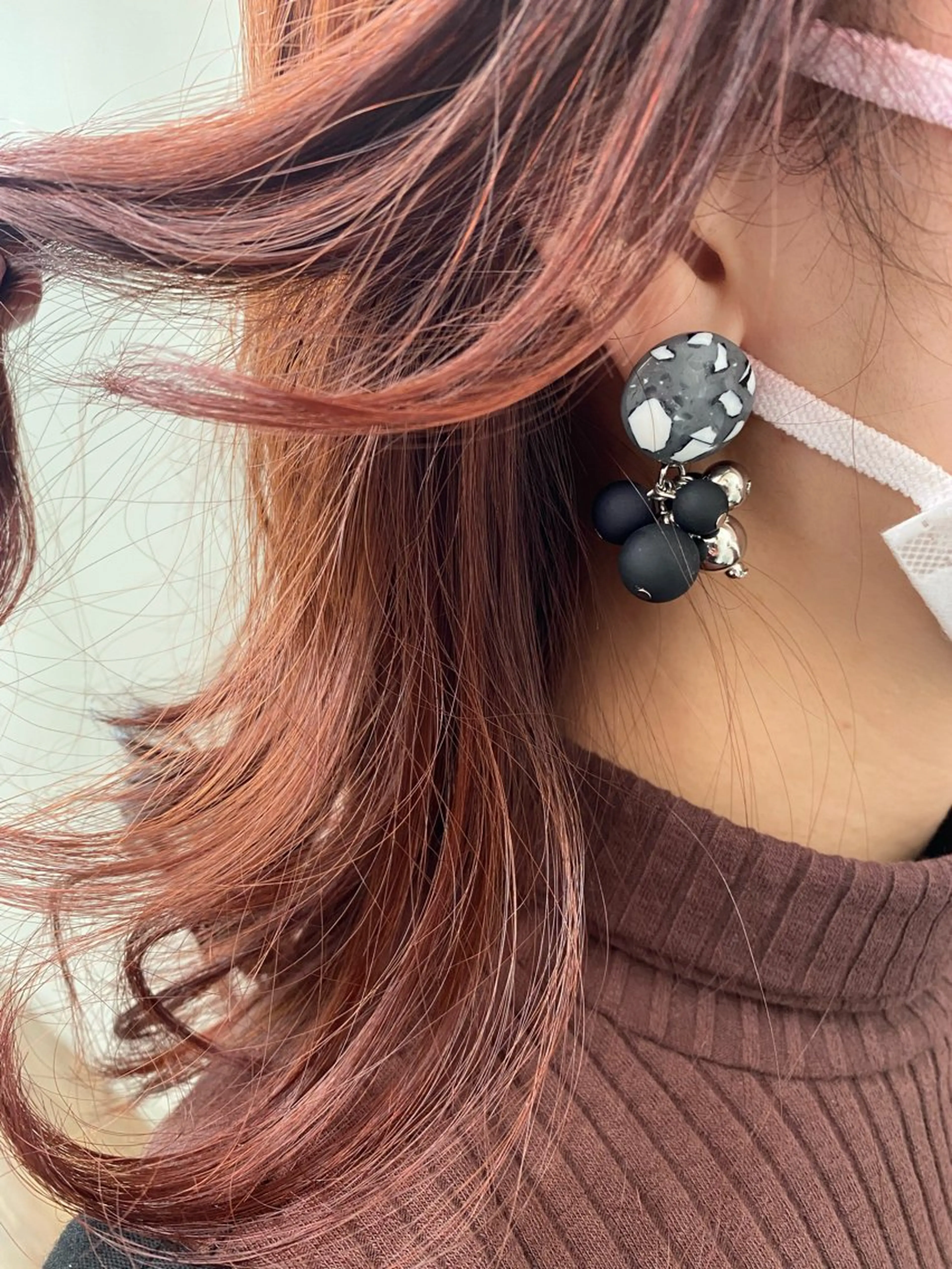 ミディアム ピンクブラウン くろだ まみのヘアスタイル